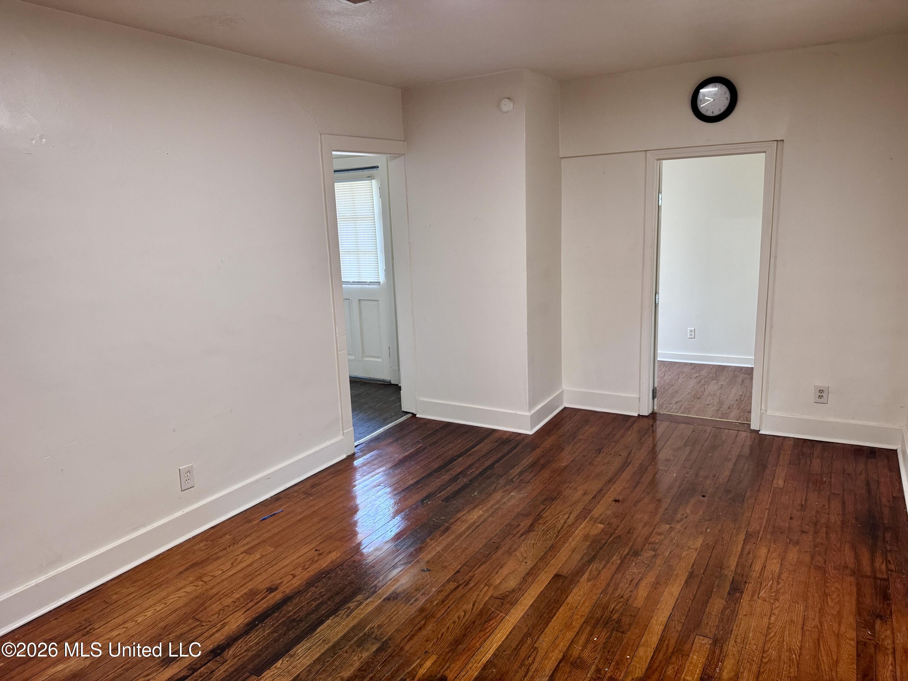 528 Woodbury Road Property Photo 3