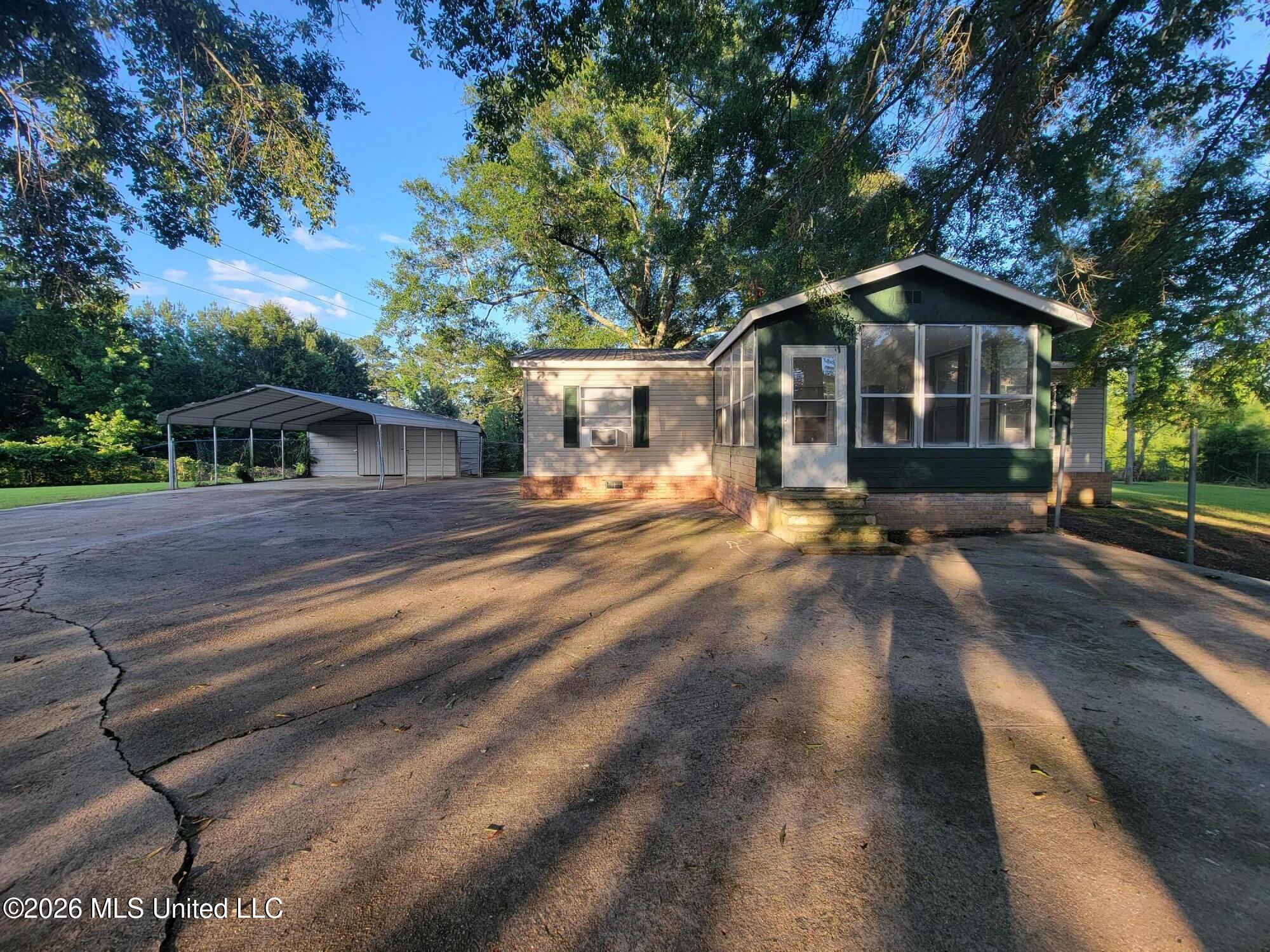 2427 Lawrence Hazel Road Property Photo 2