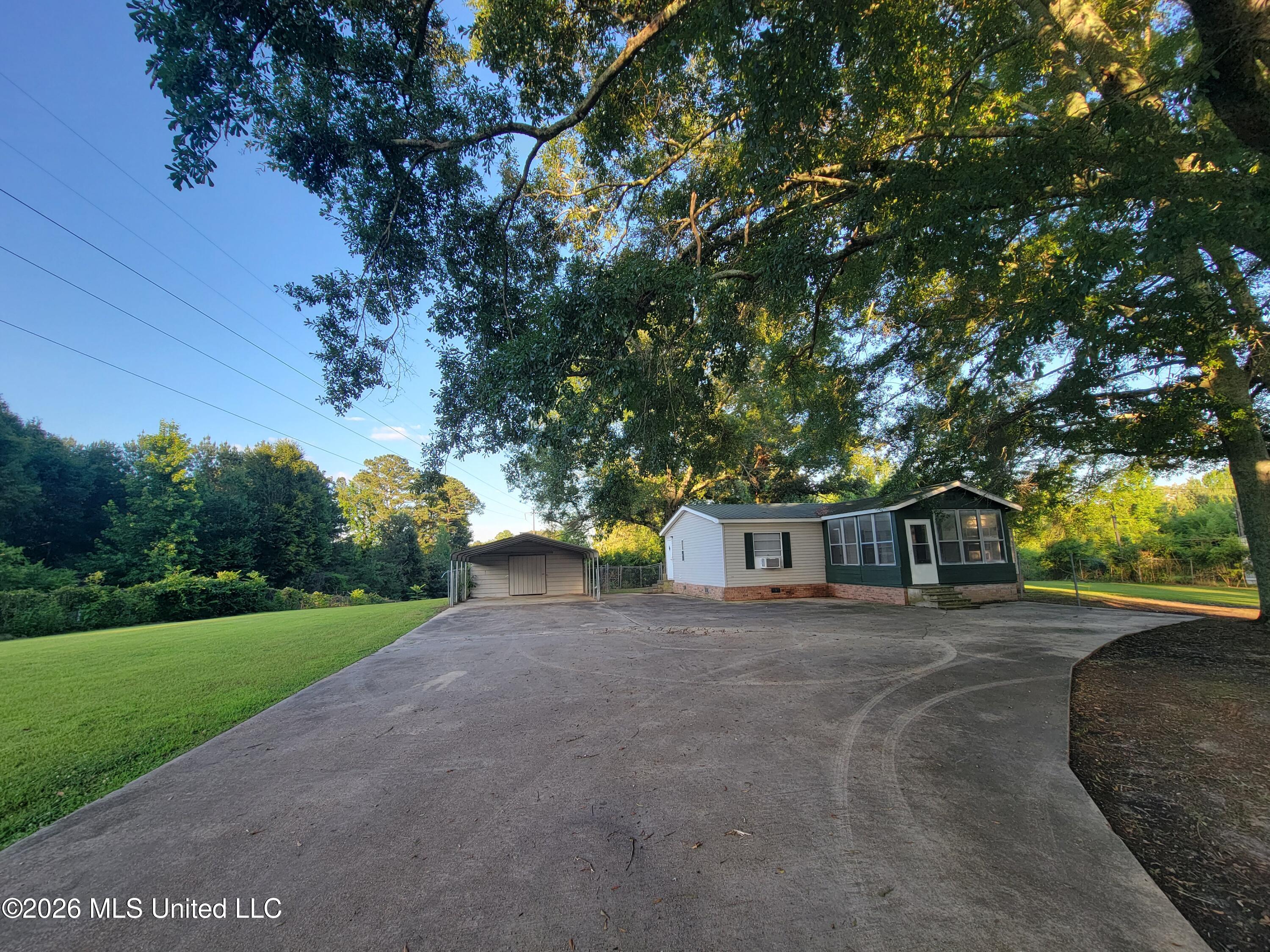 2427 Lawrence Hazel Road Property Photo 3