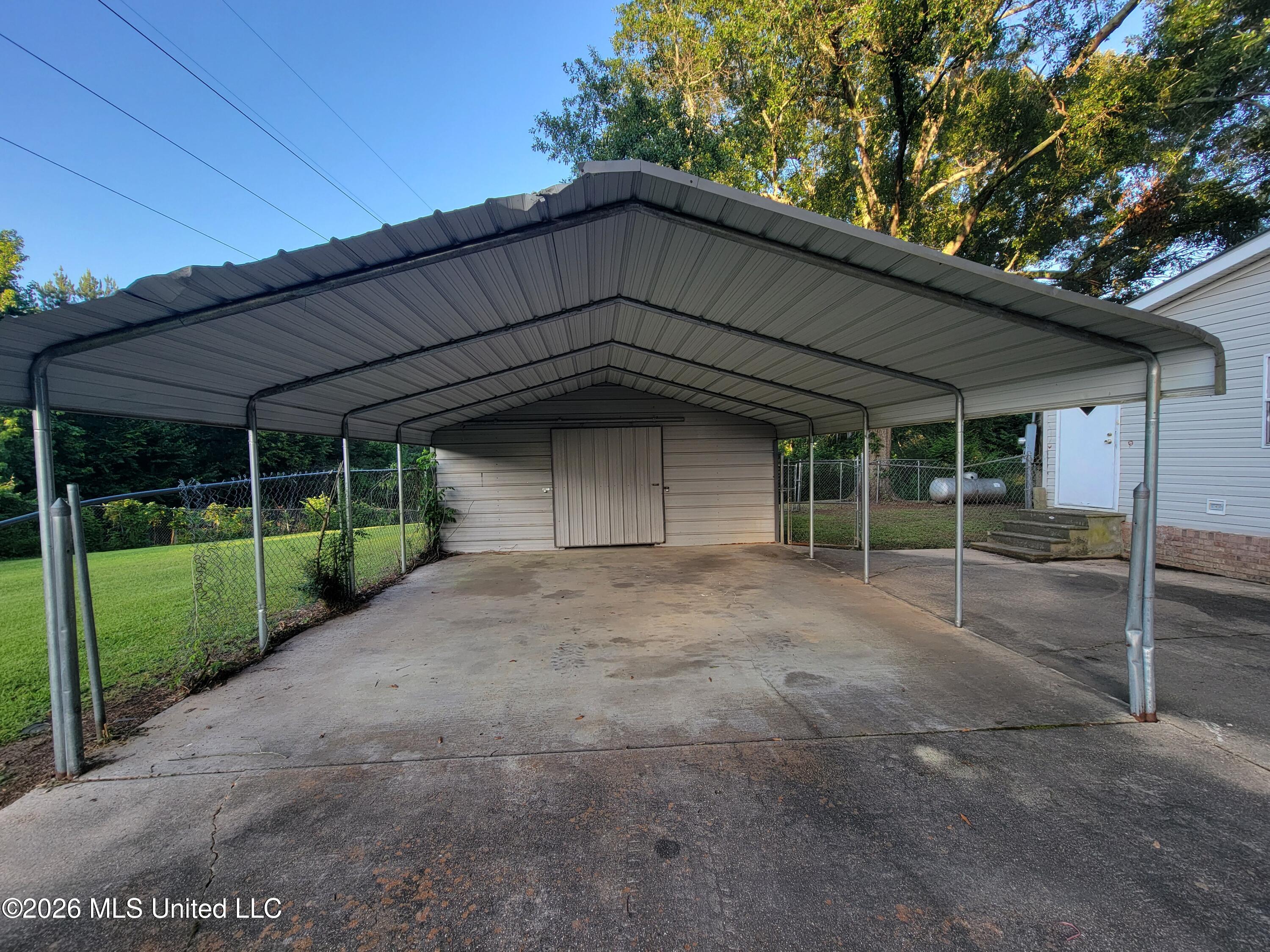 2427 Lawrence Hazel Road Property Photo 4
