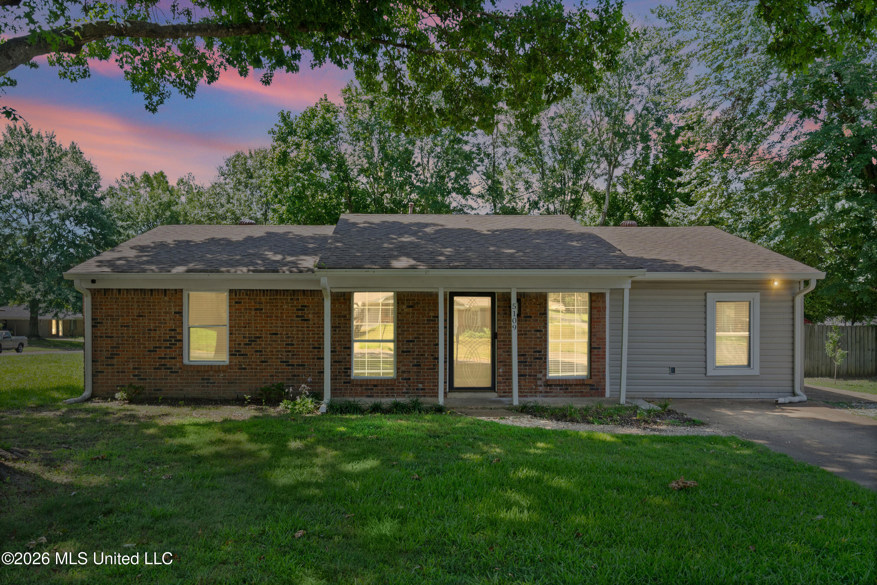 5109 Gray Drive Property Photo 1