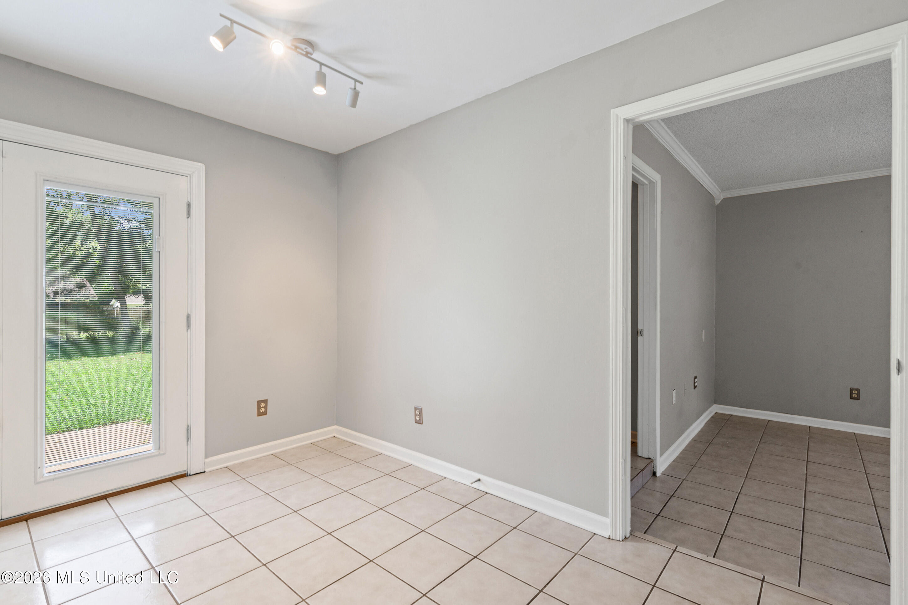 5109 Gray Drive Property Photo 8
