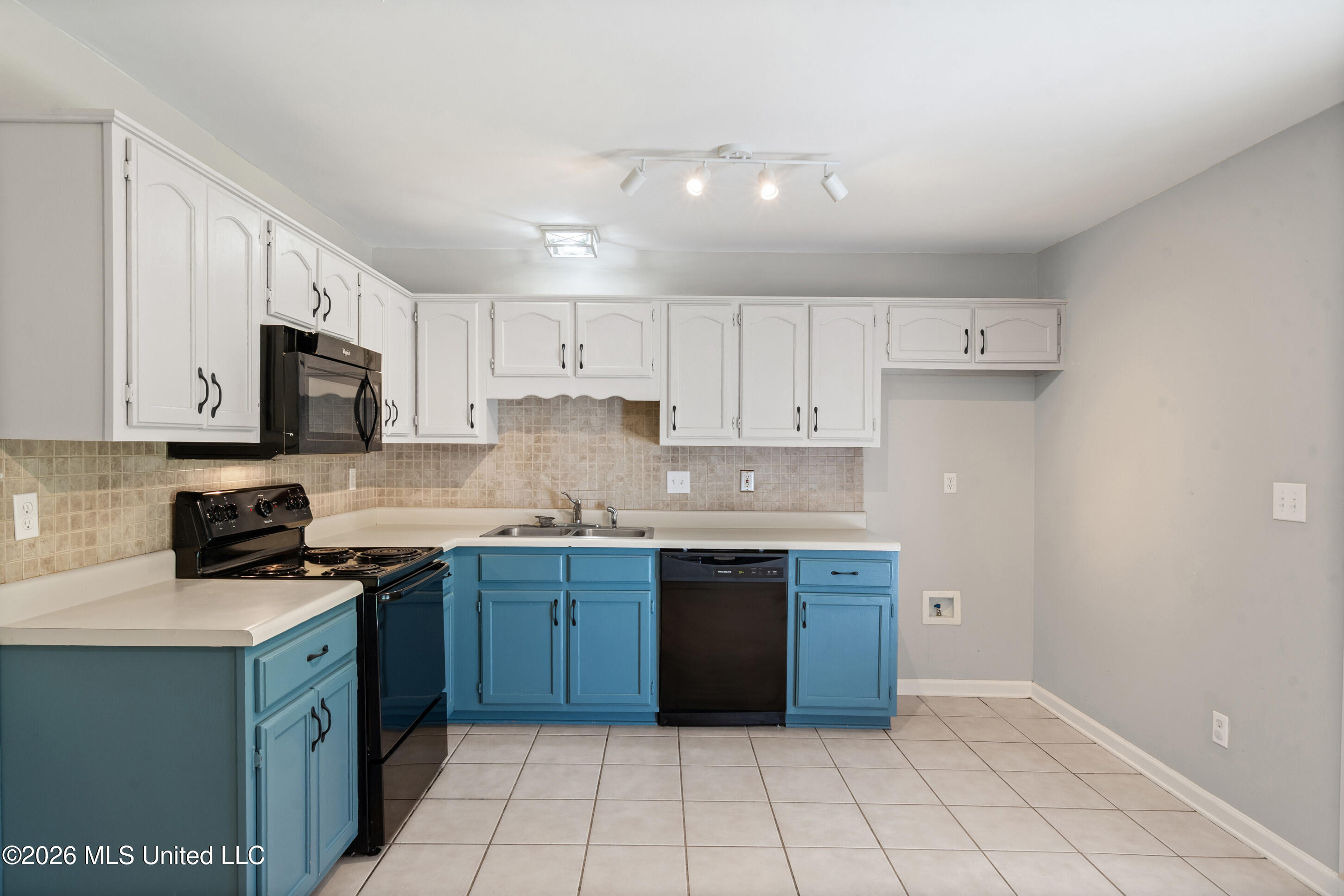 5109 Gray Drive Property Photo 10