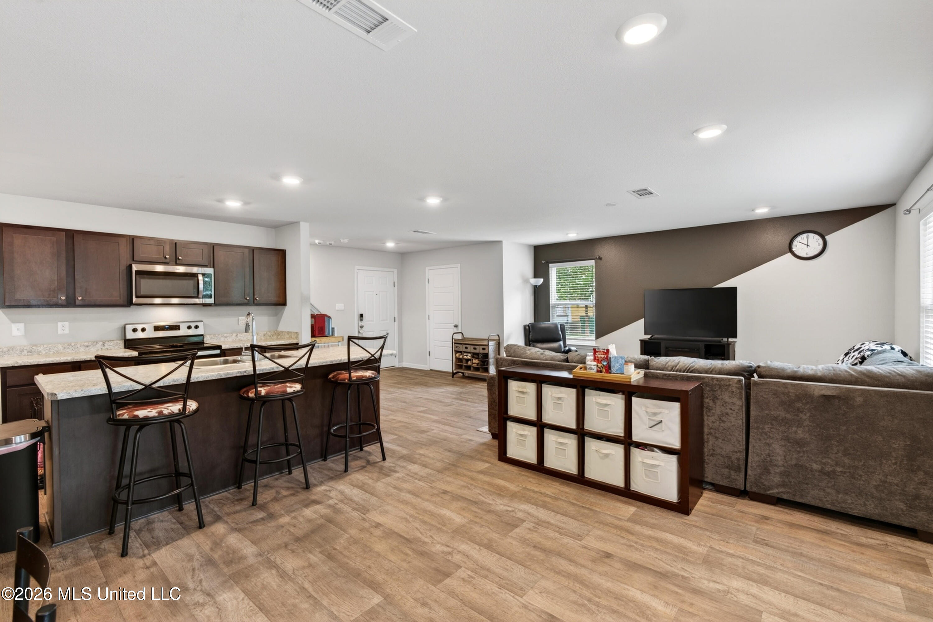 2016 Napoleon Street Property Photo 6