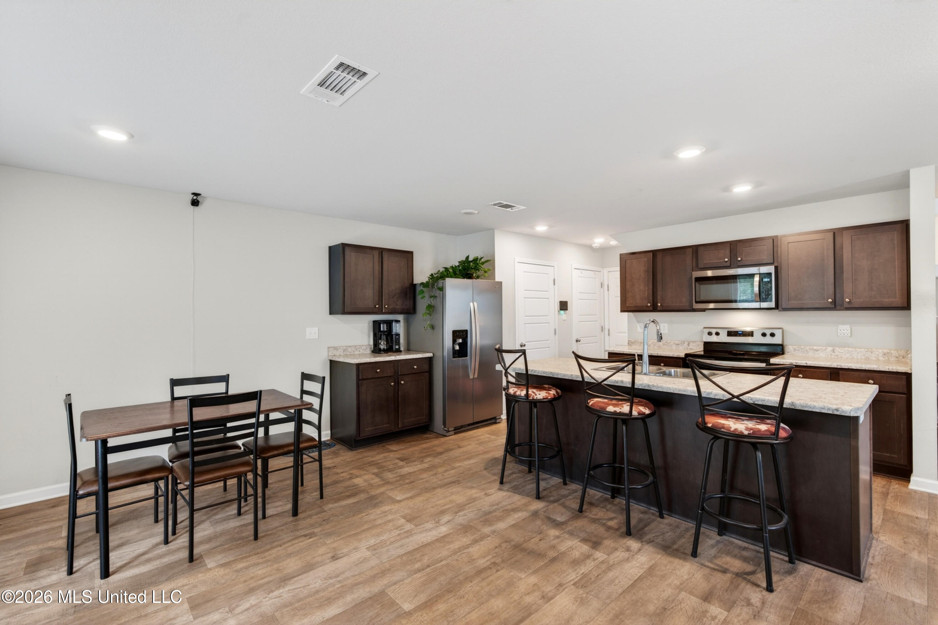 2016 Napoleon Street Property Photo 8