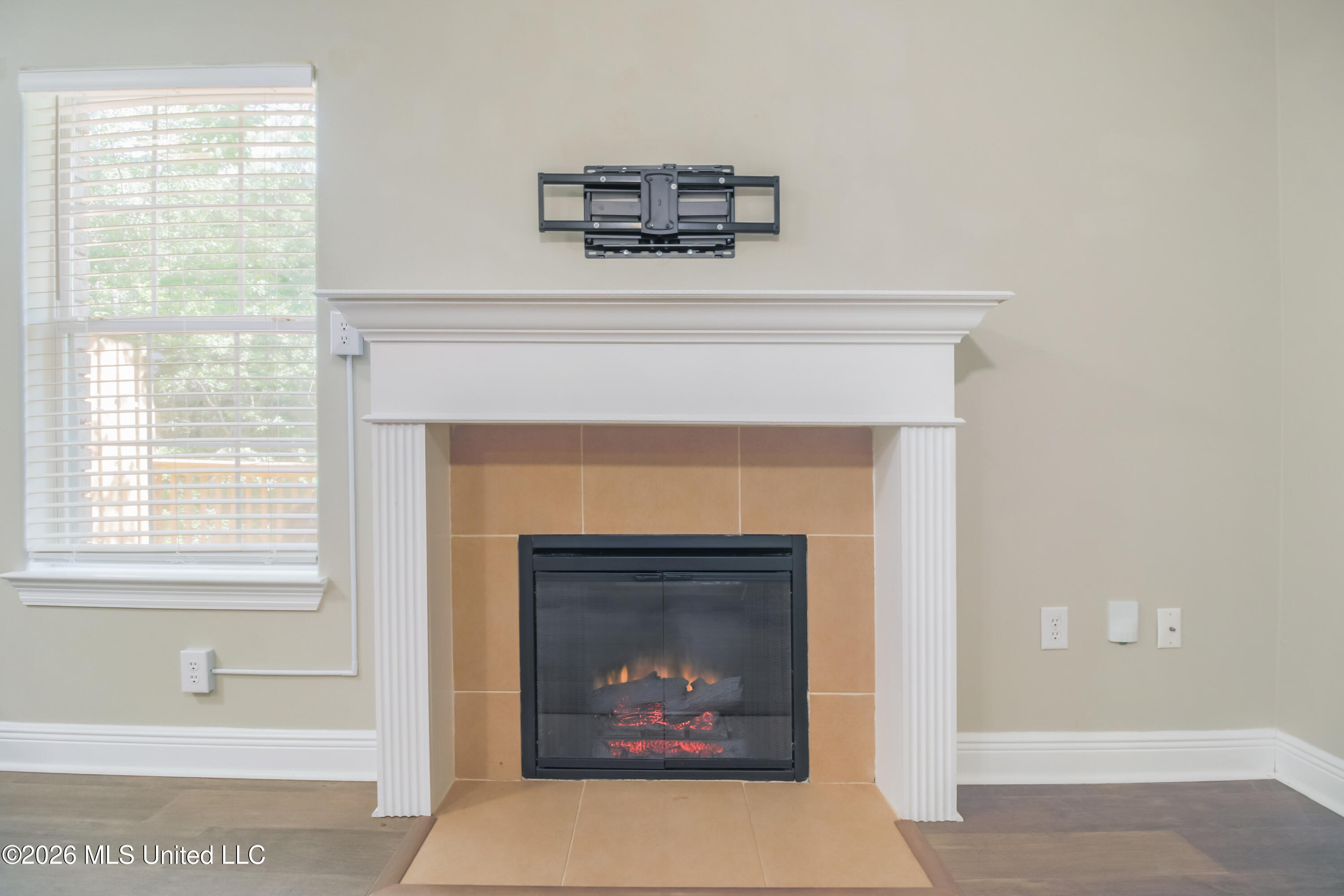 3458 Riverbend Cove Property Photo 6