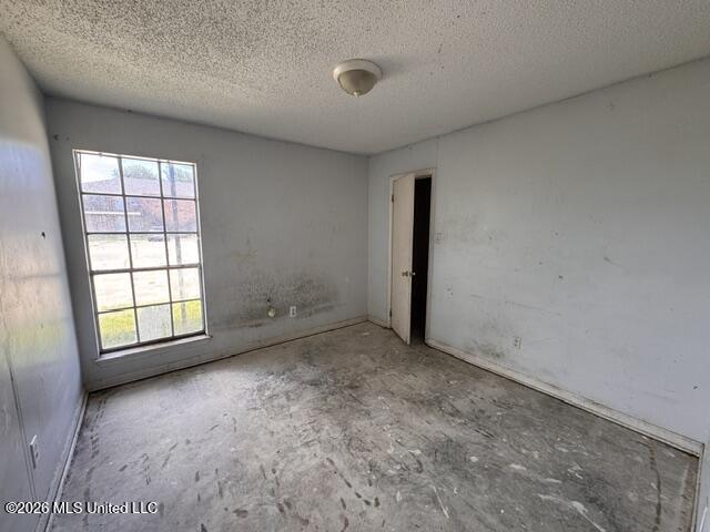 2804 34th Avenue Property Photo 5