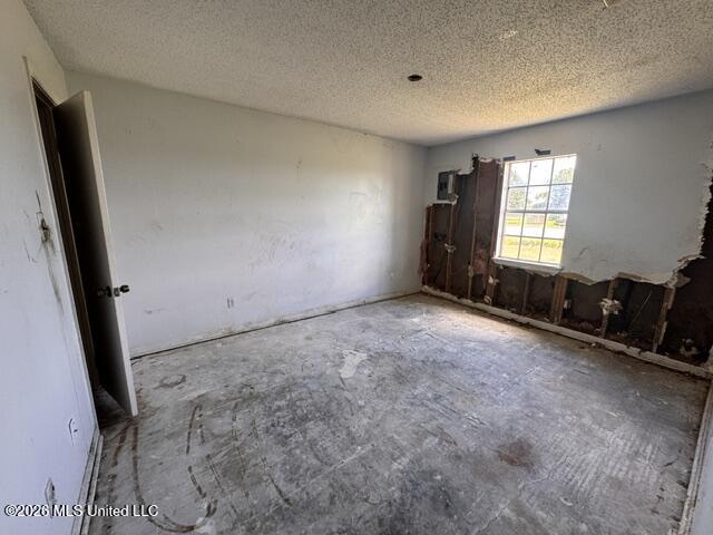 2804 34th Avenue Property Photo 6