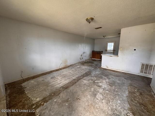 2804 34th Avenue Property Photo 8