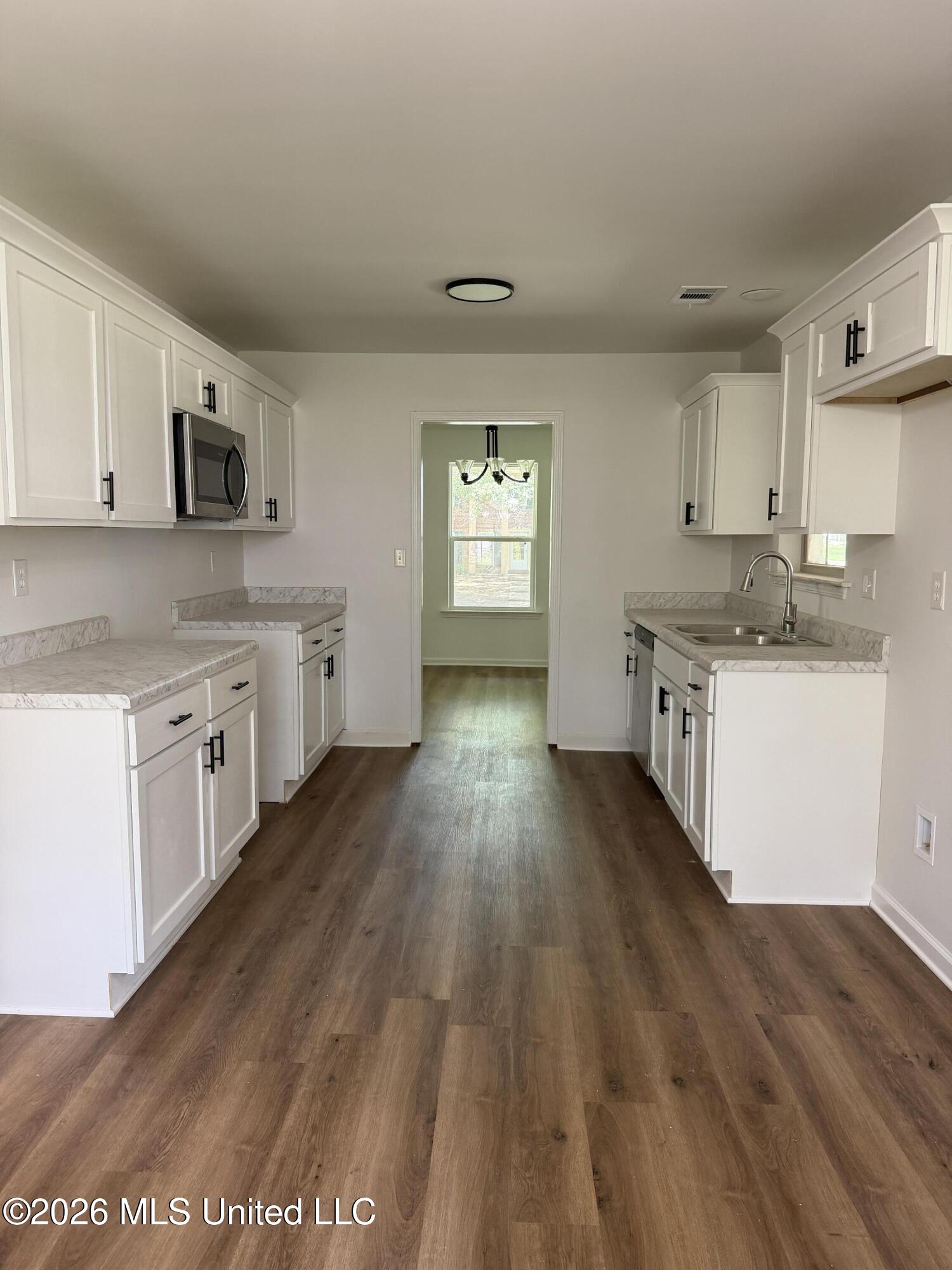 8667 Chesterfield Drive Property Photo 3