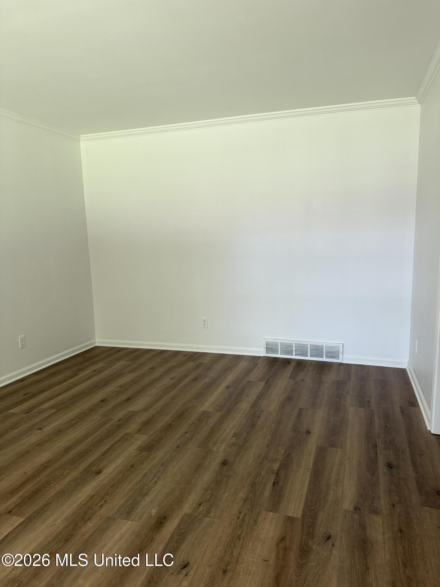 8667 Chesterfield Drive Property Photo 4