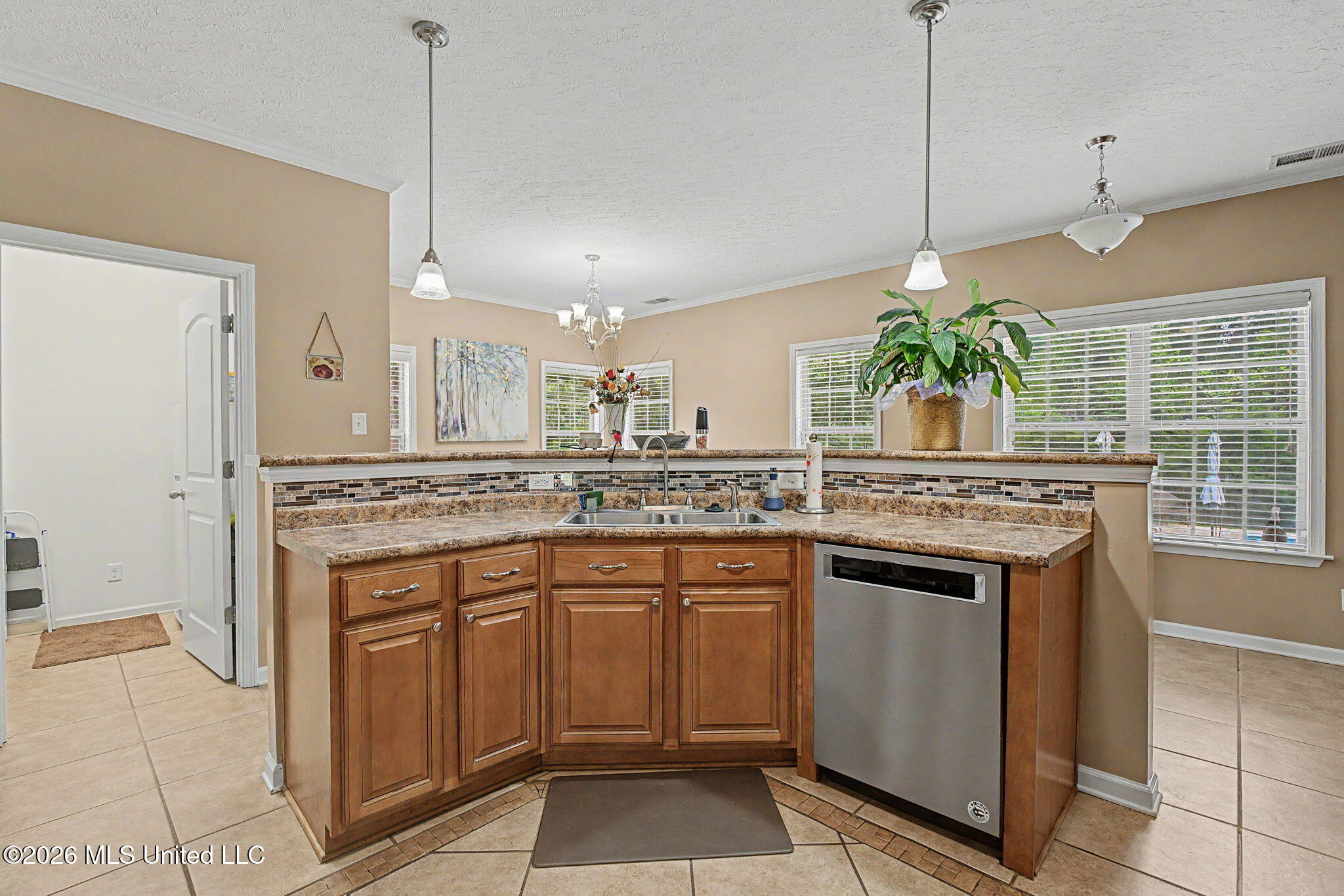 8980 Kerri Ruth Road Property Photo 9