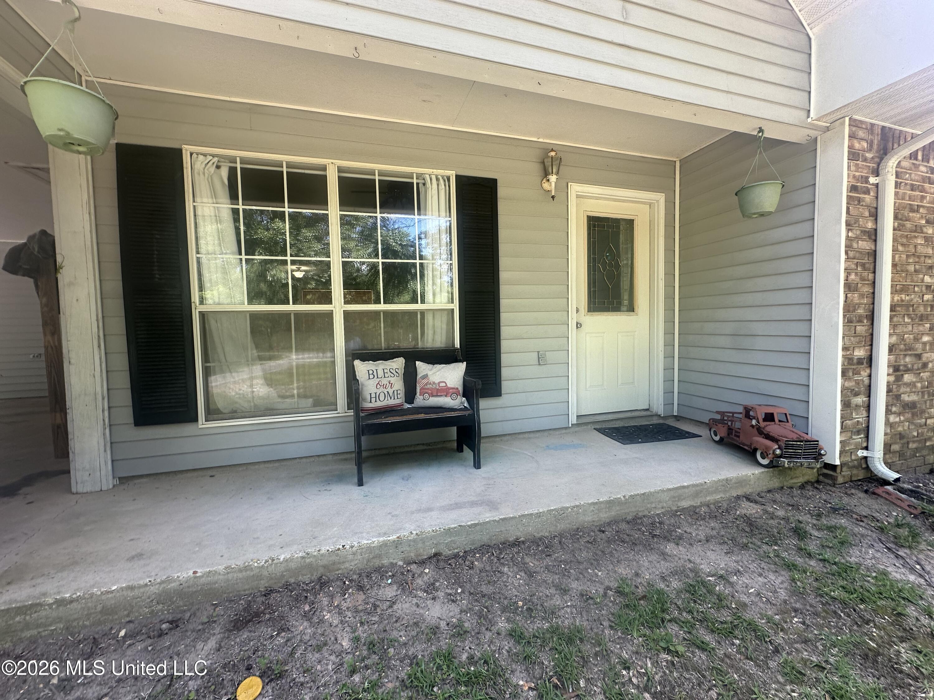 6 Honeycomb Road Property Photo 2