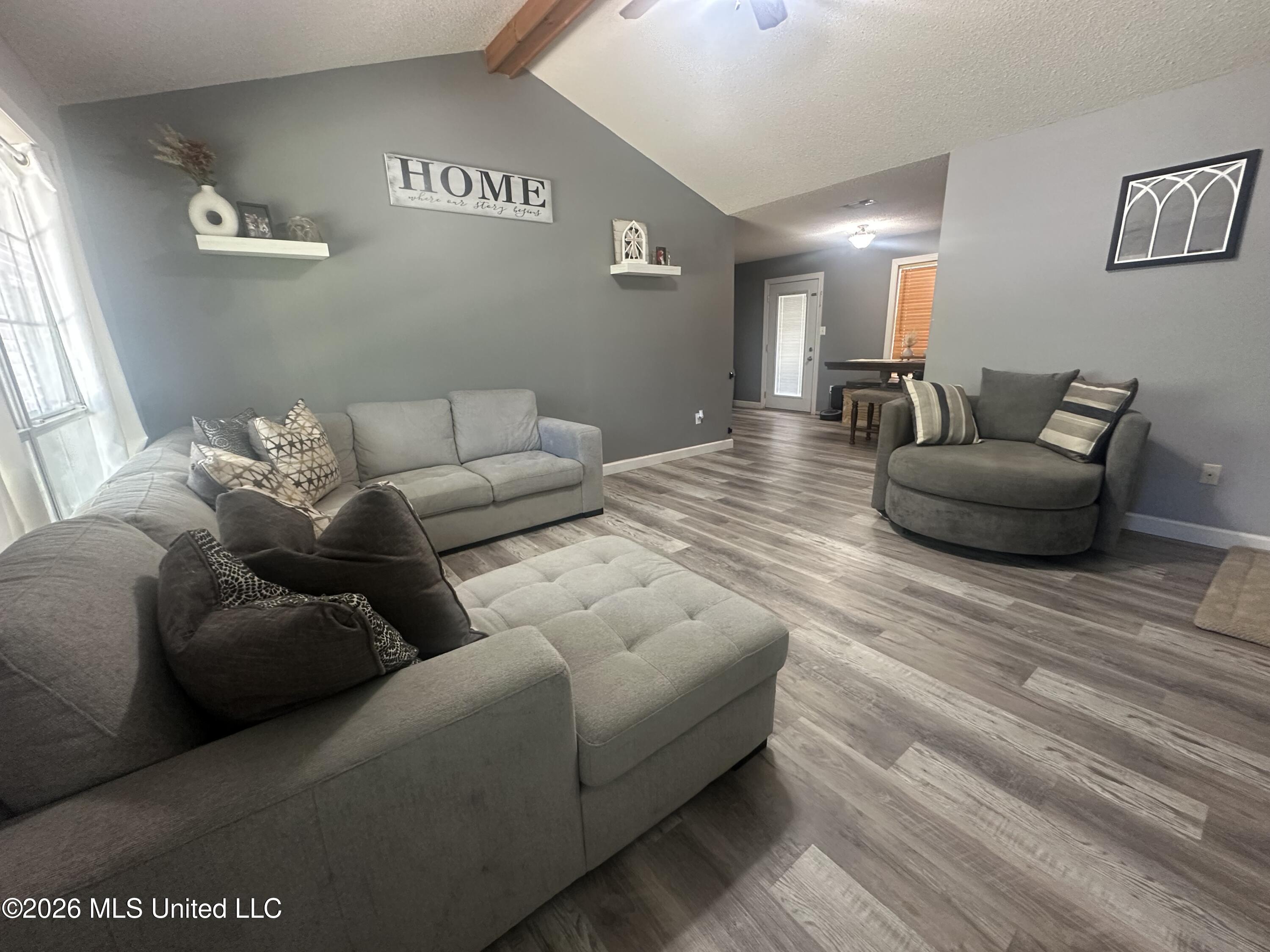 6 Honeycomb Road Property Photo 3