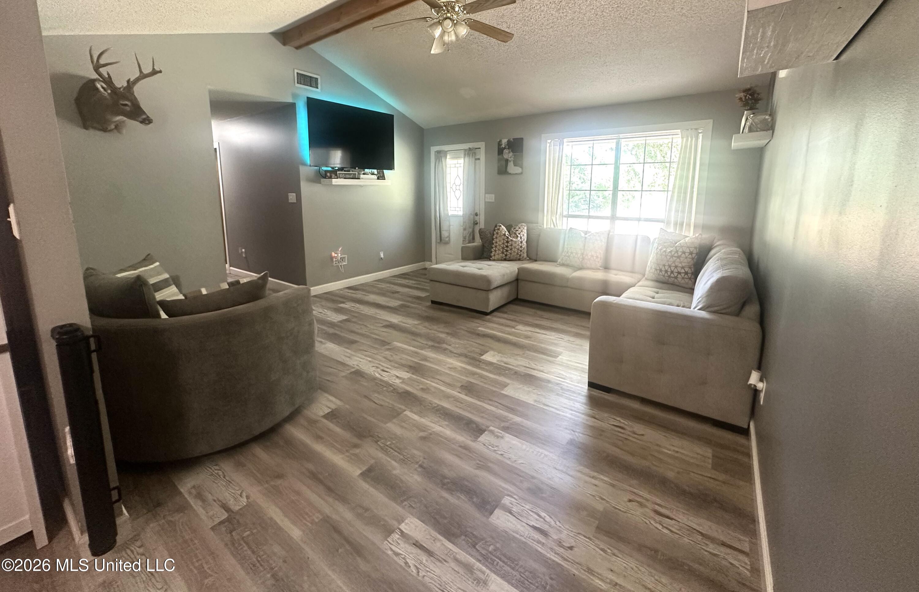 6 Honeycomb Road Property Photo 4