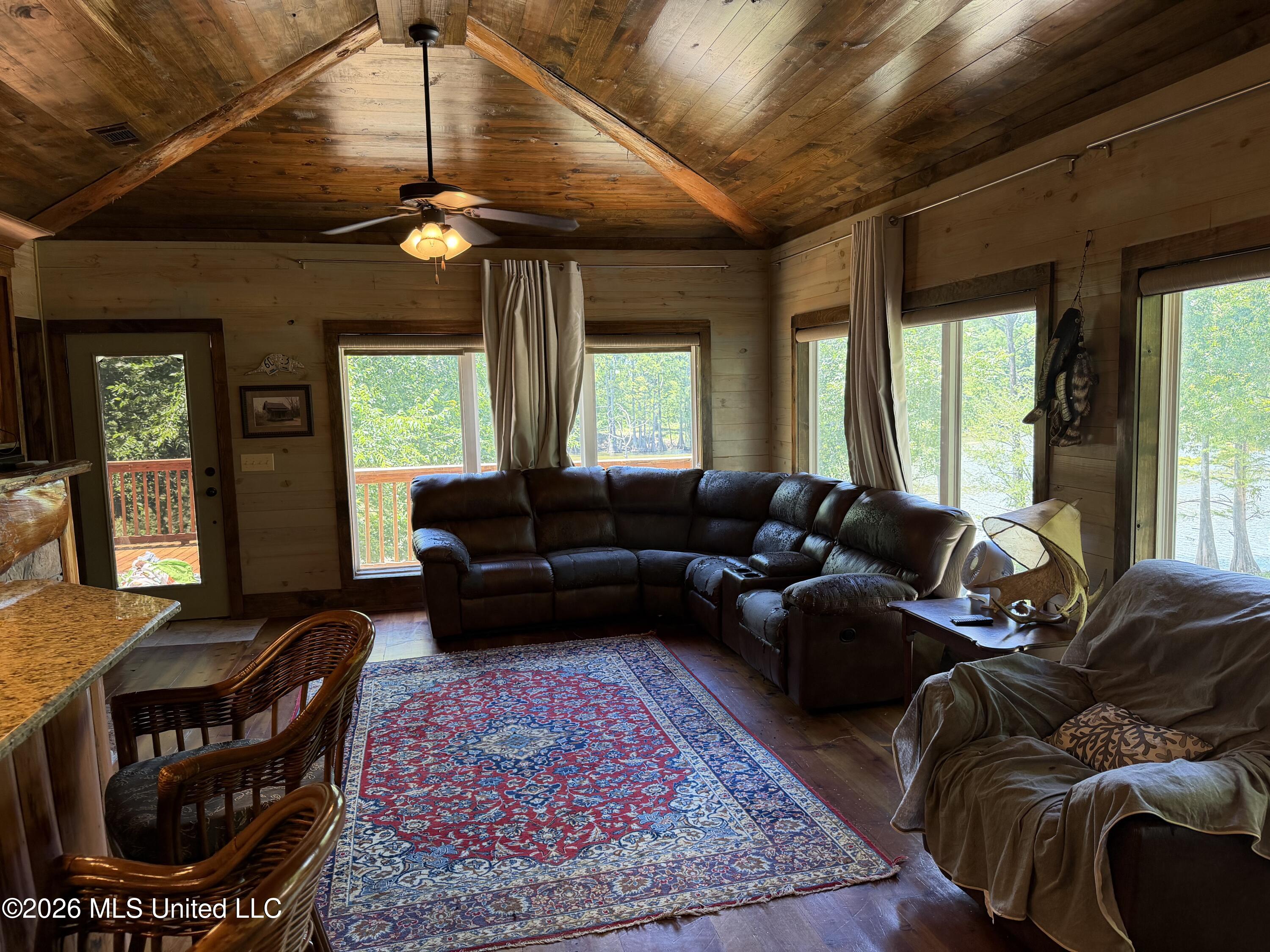 1723 Shoemake Road Property Photo 1
