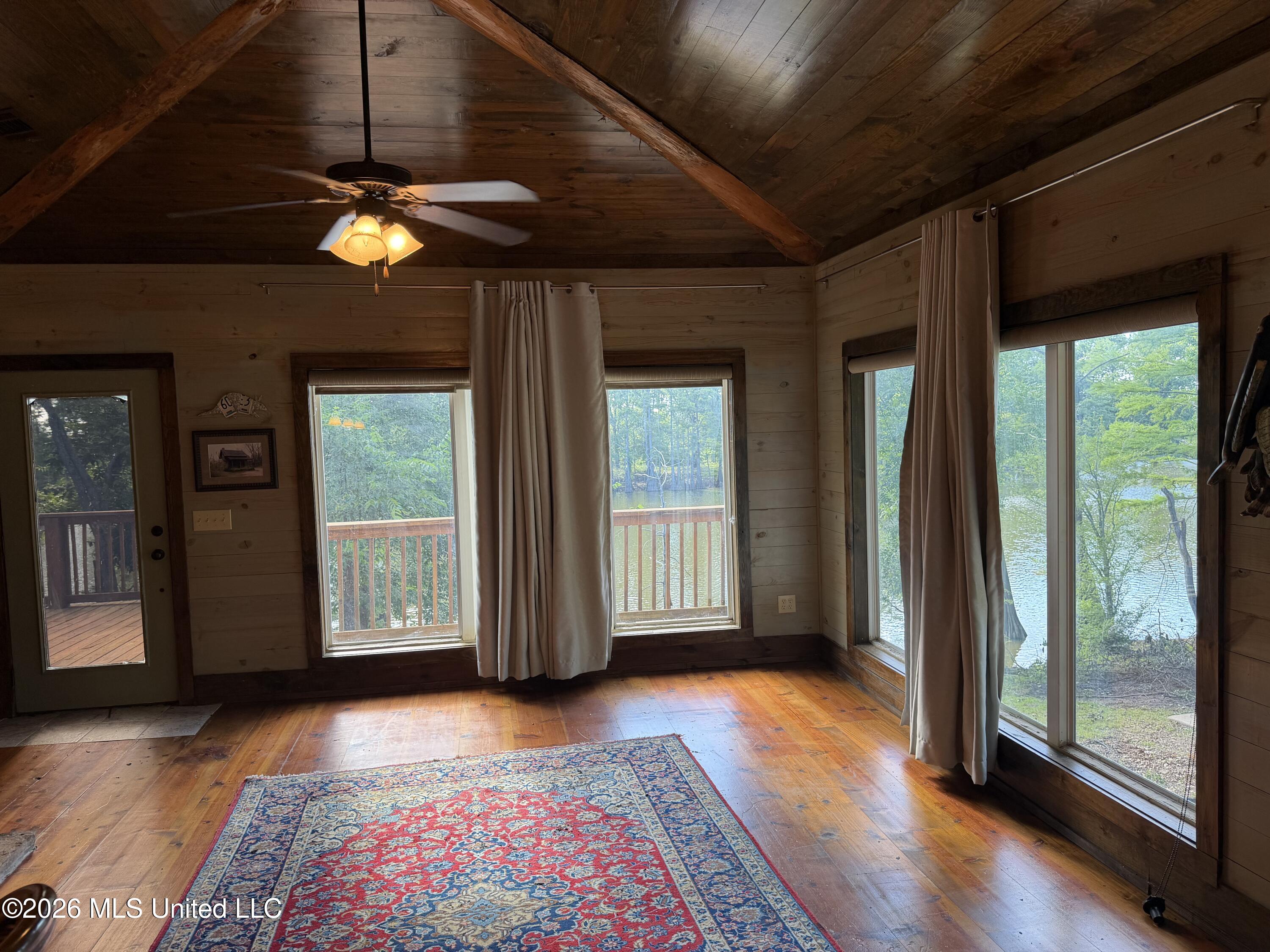 1723 Shoemake Road Property Photo 4