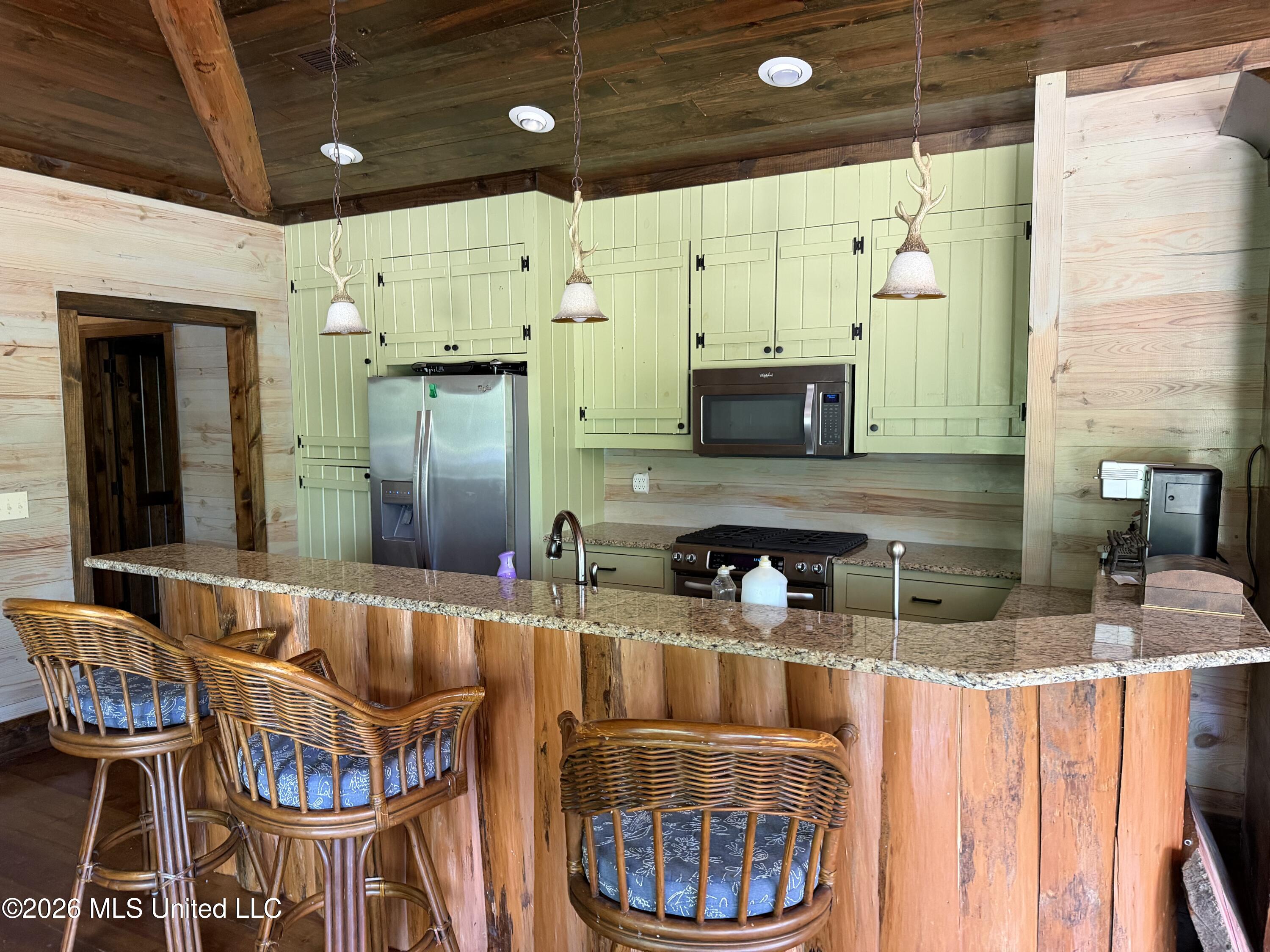 1723 Shoemake Road Property Photo 5