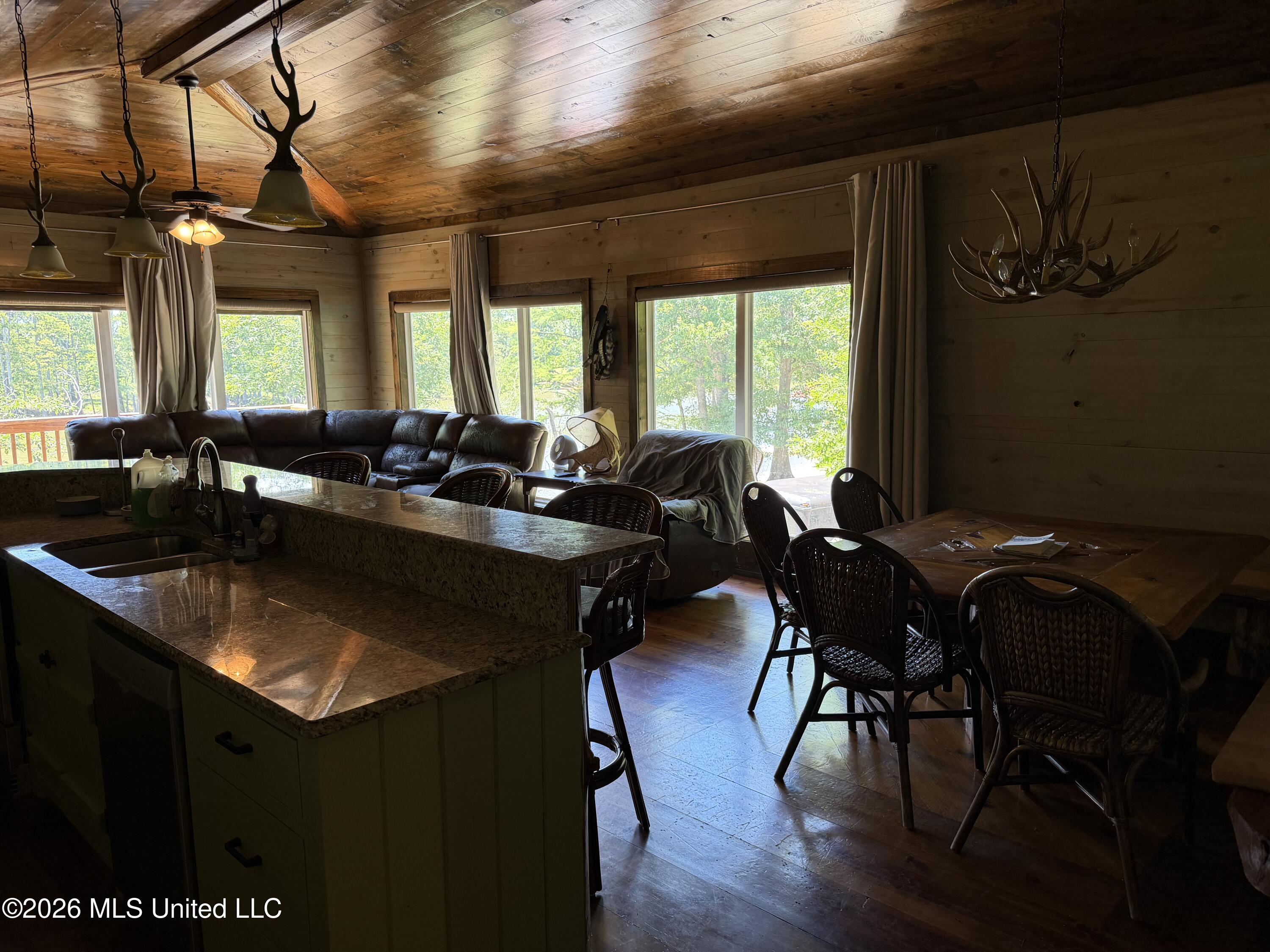 1723 Shoemake Road Property Photo 7