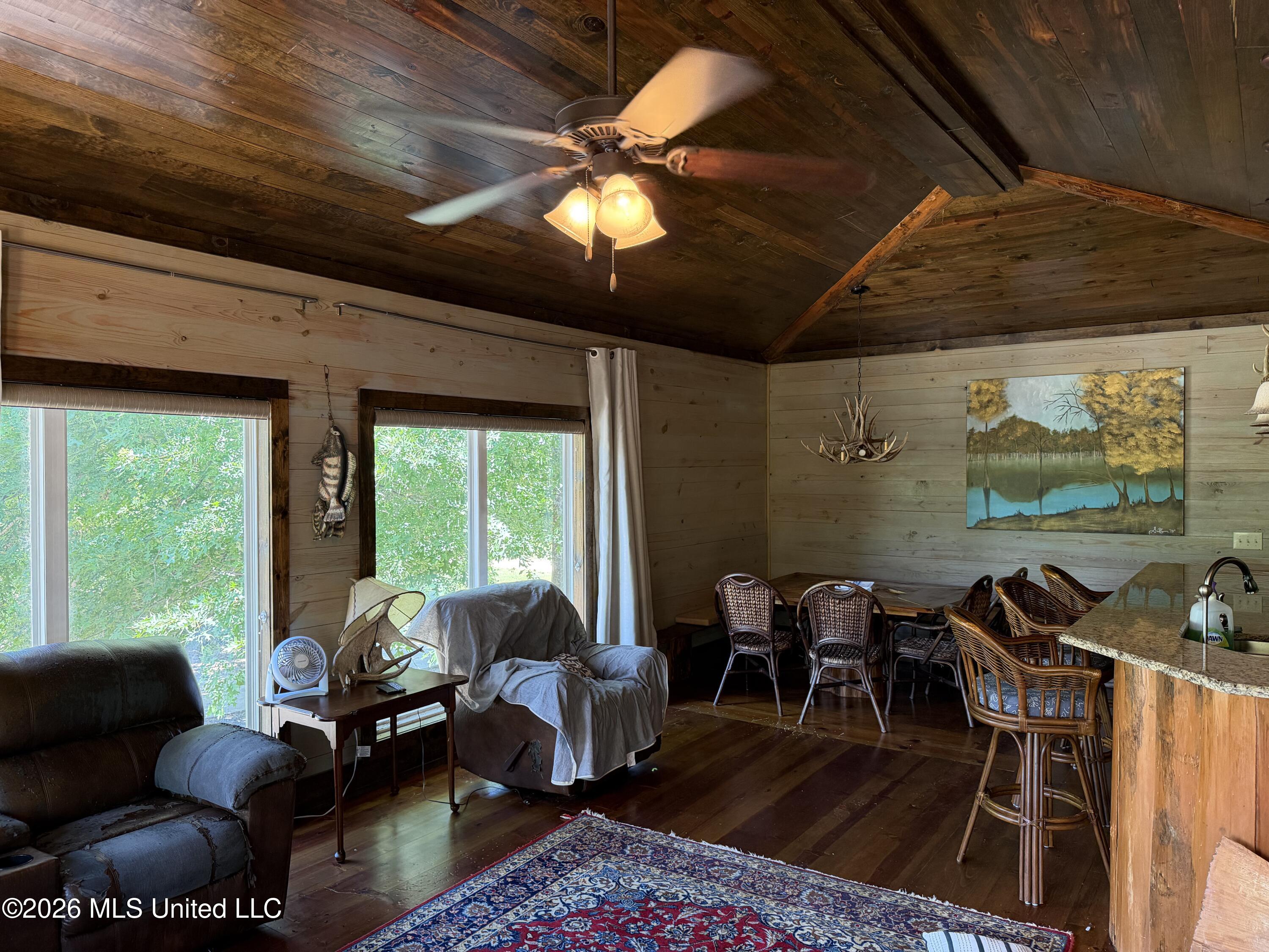 1723 Shoemake Road Property Photo 11