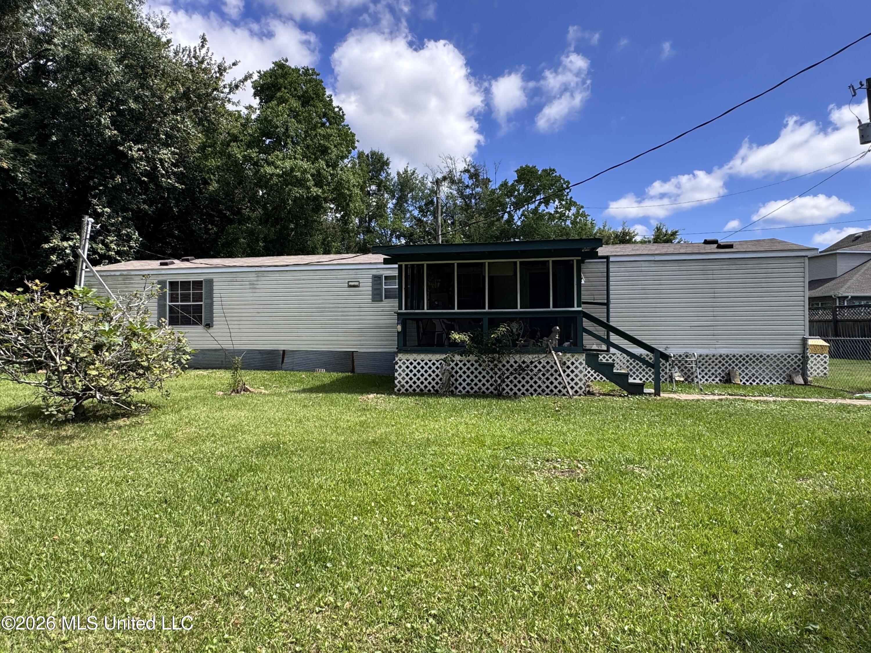 1990 Brasher Road Property Photo 2