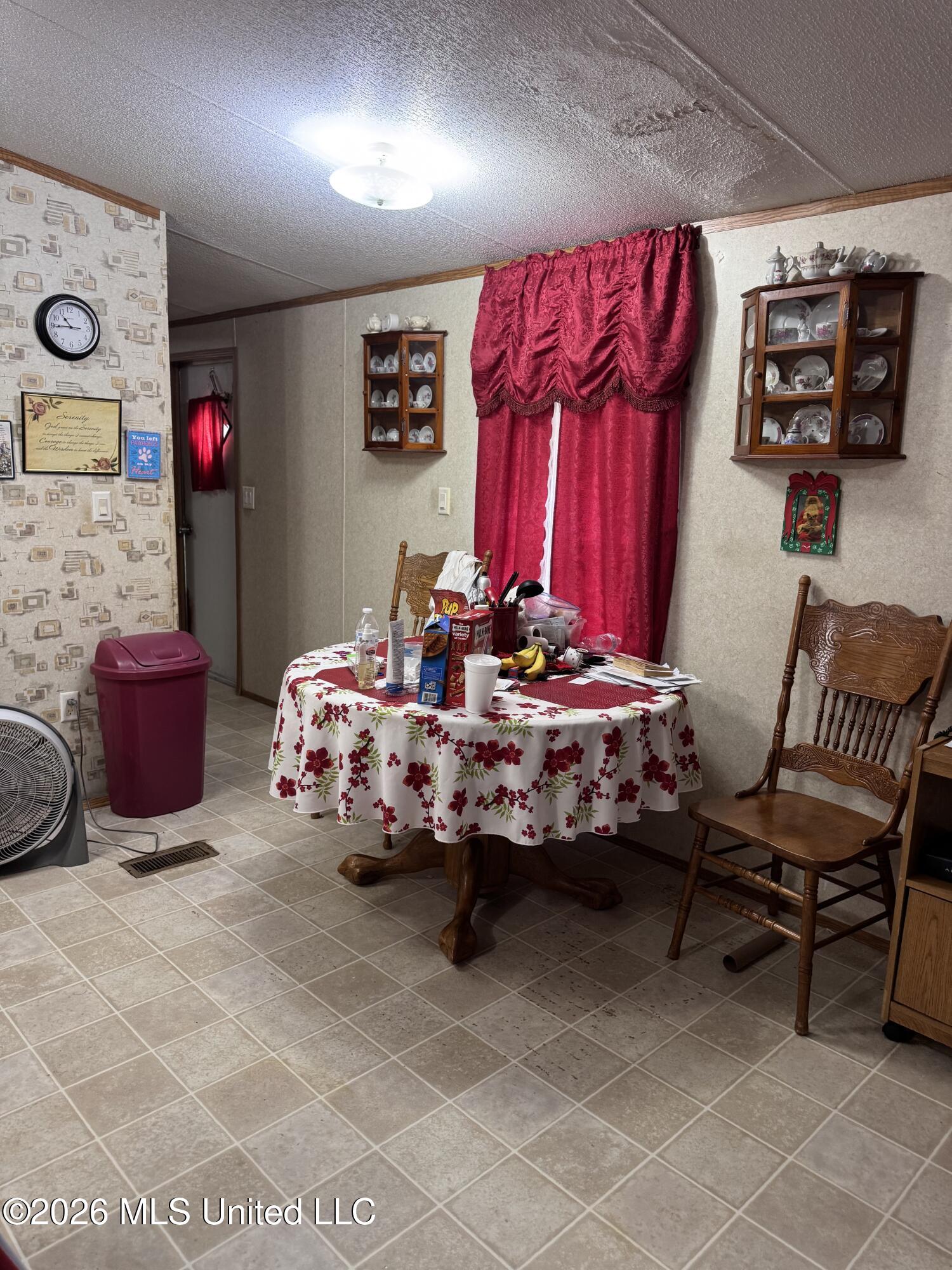 1990 Brasher Road Property Photo 6