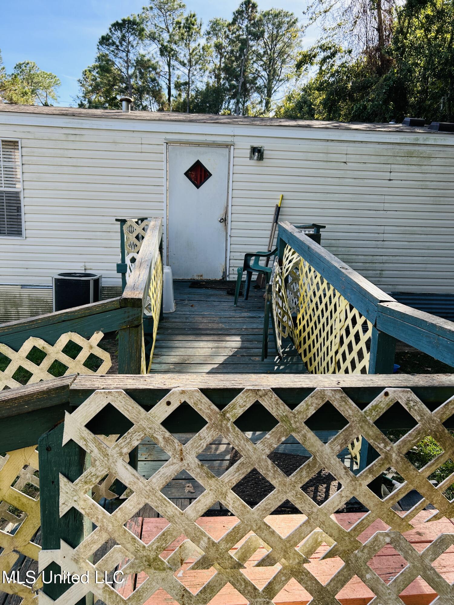 1990 Brasher Road Property Photo 16