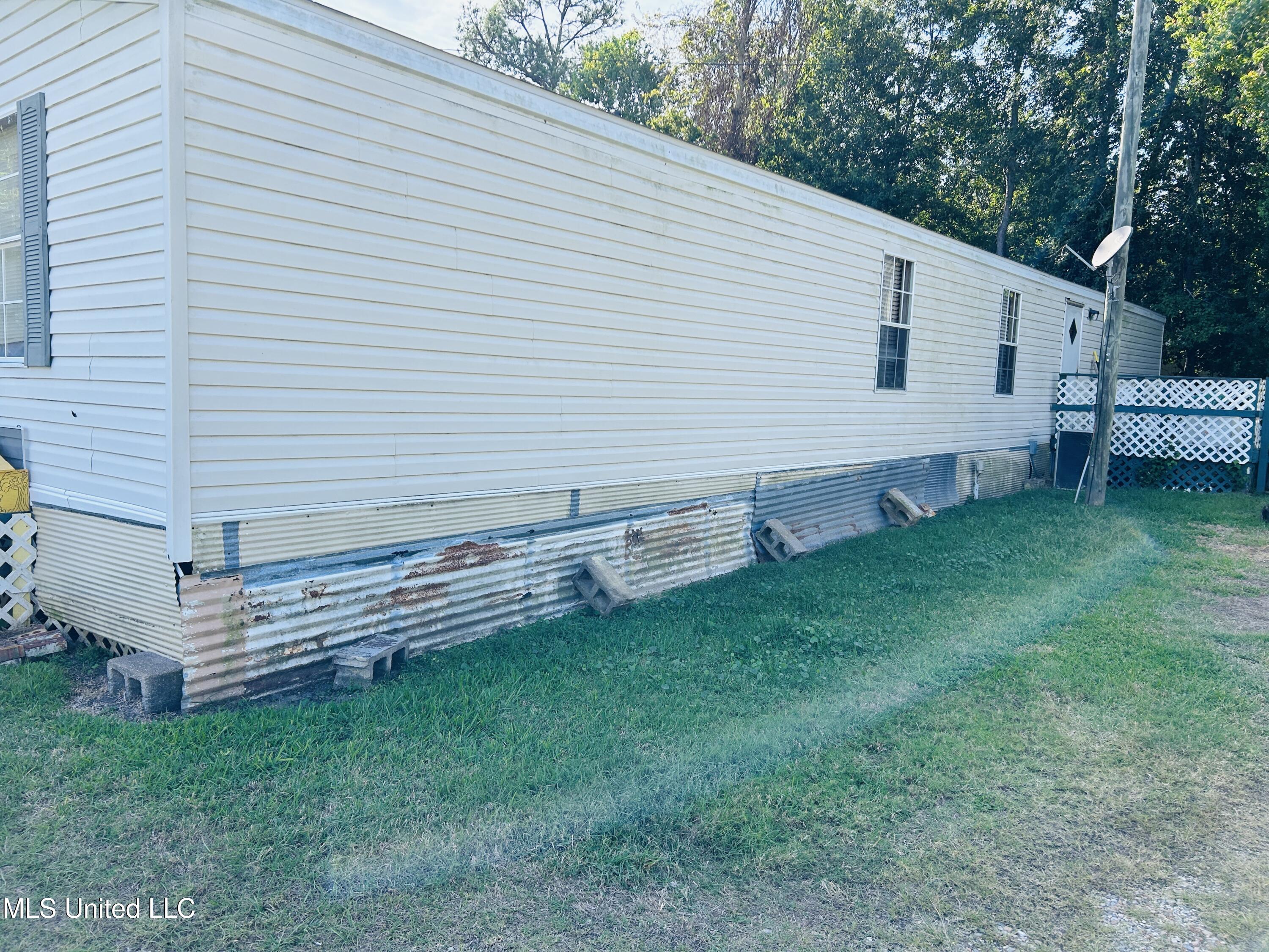 1990 Brasher Road Property Photo 17