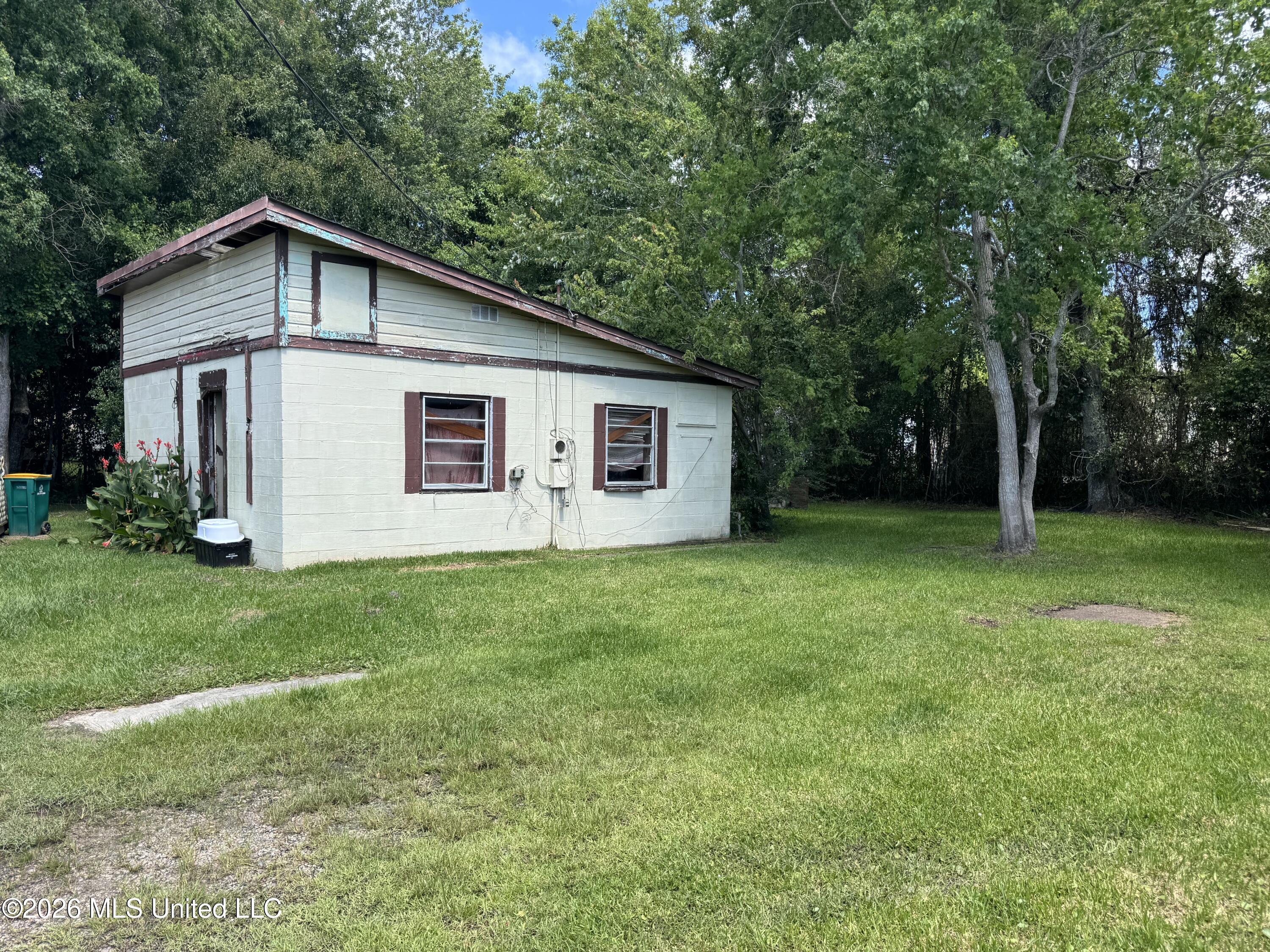 1990 Brasher Road Property Photo 18