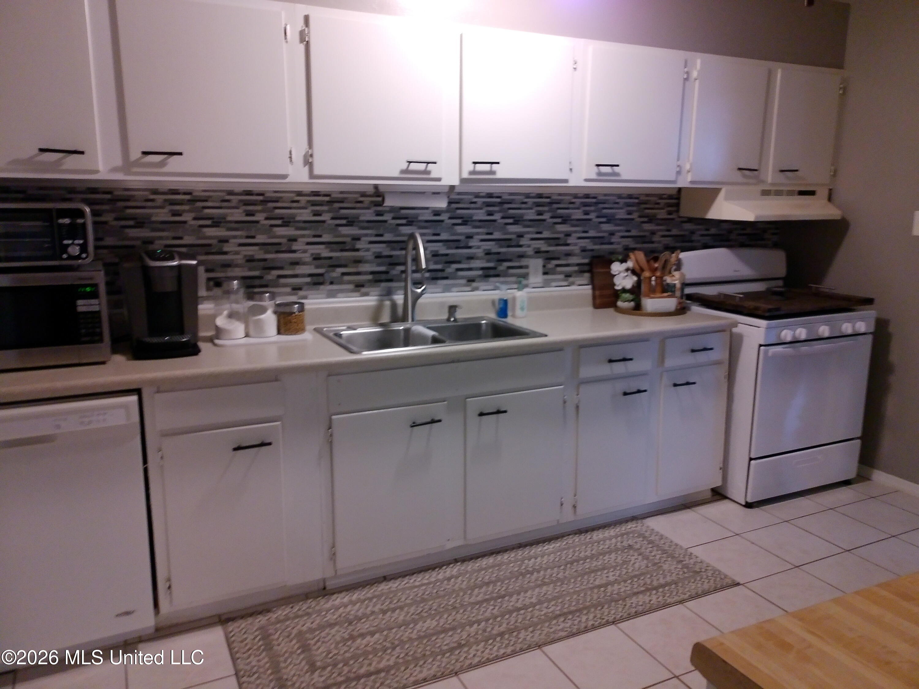 2179 Saint James Boulevard Property Photo 6