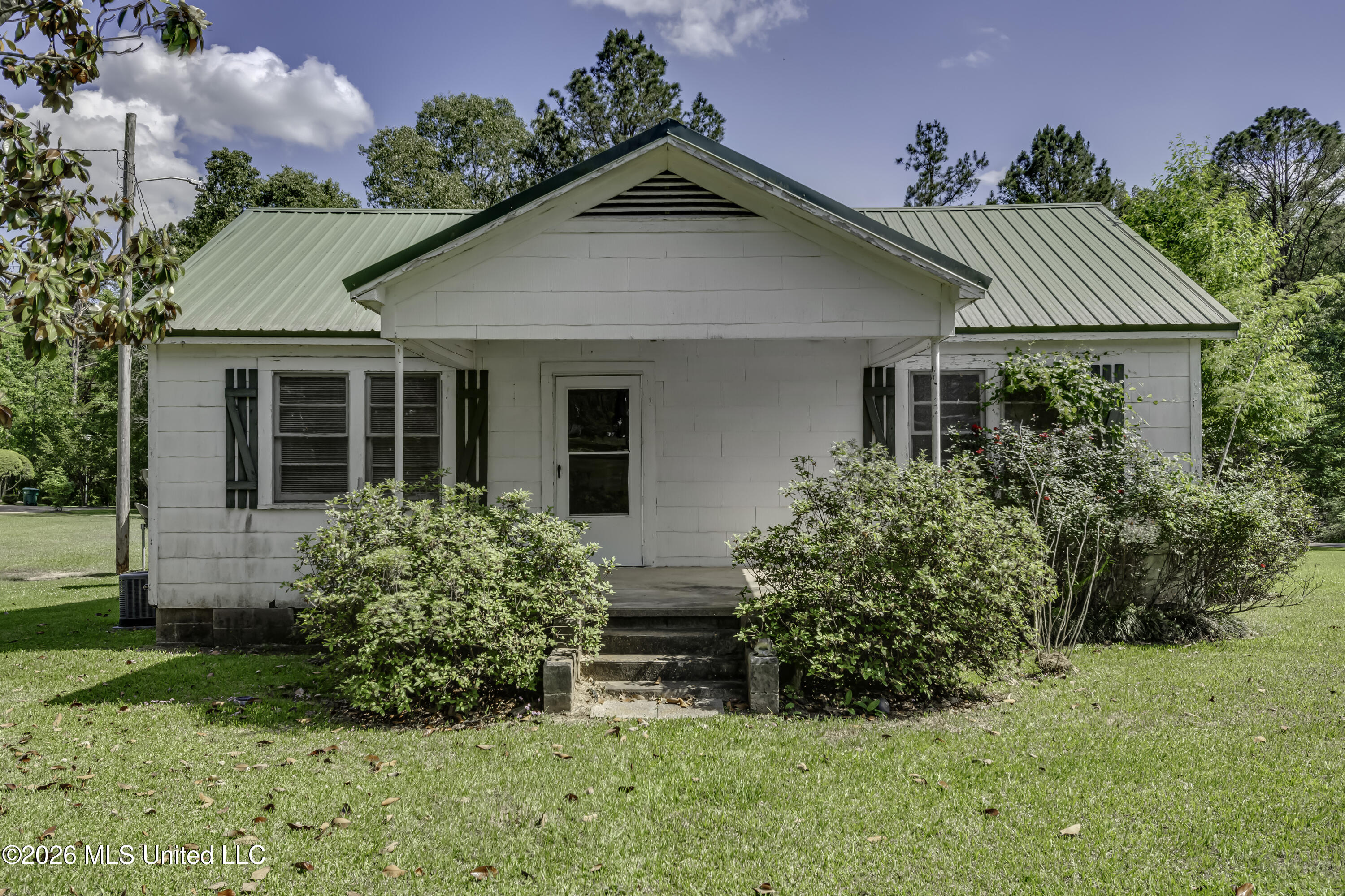 6118 Terry Road Property Photo 1