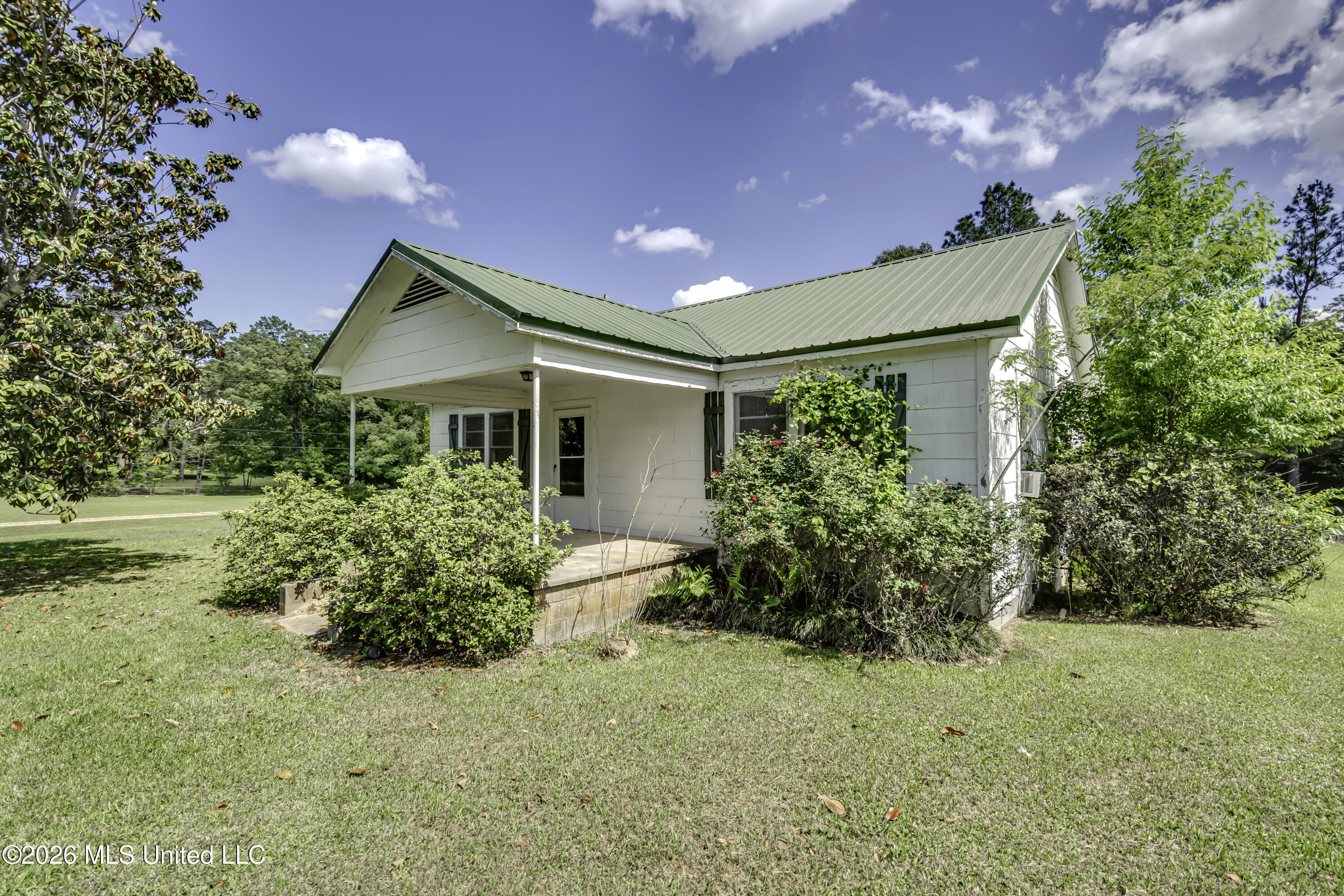 6118 Terry Road Property Photo 2