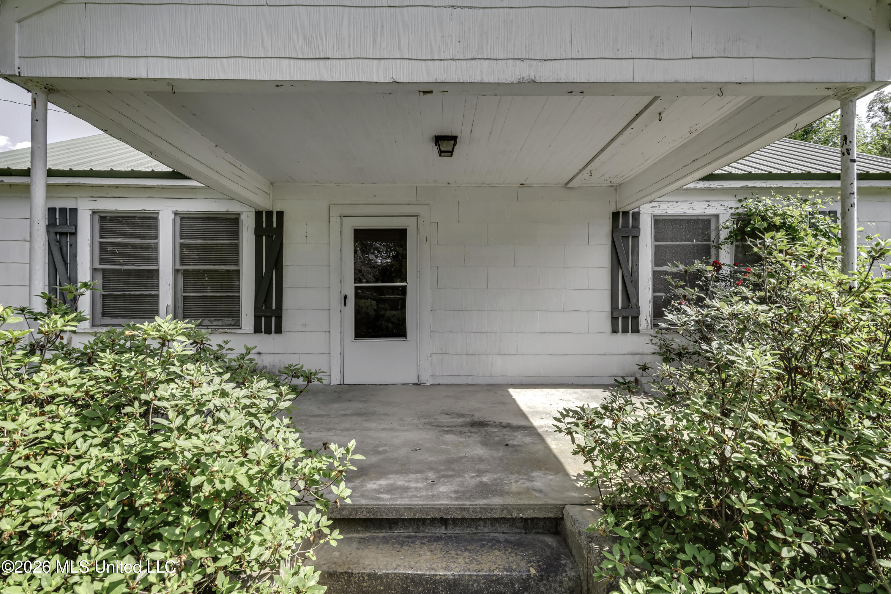 6118 Terry Road Property Photo 7