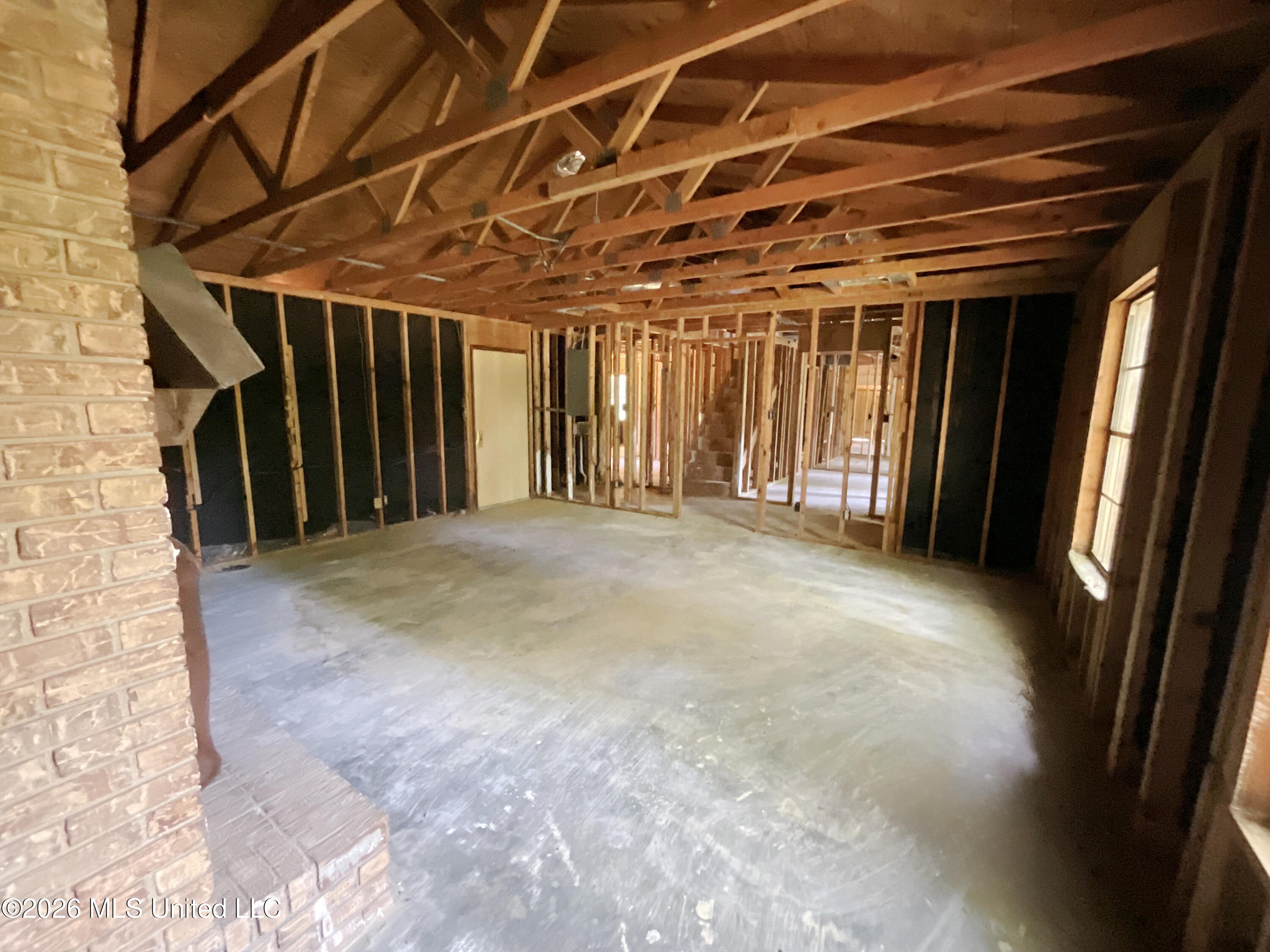 1709 Sherwood Circle Property Photo 4