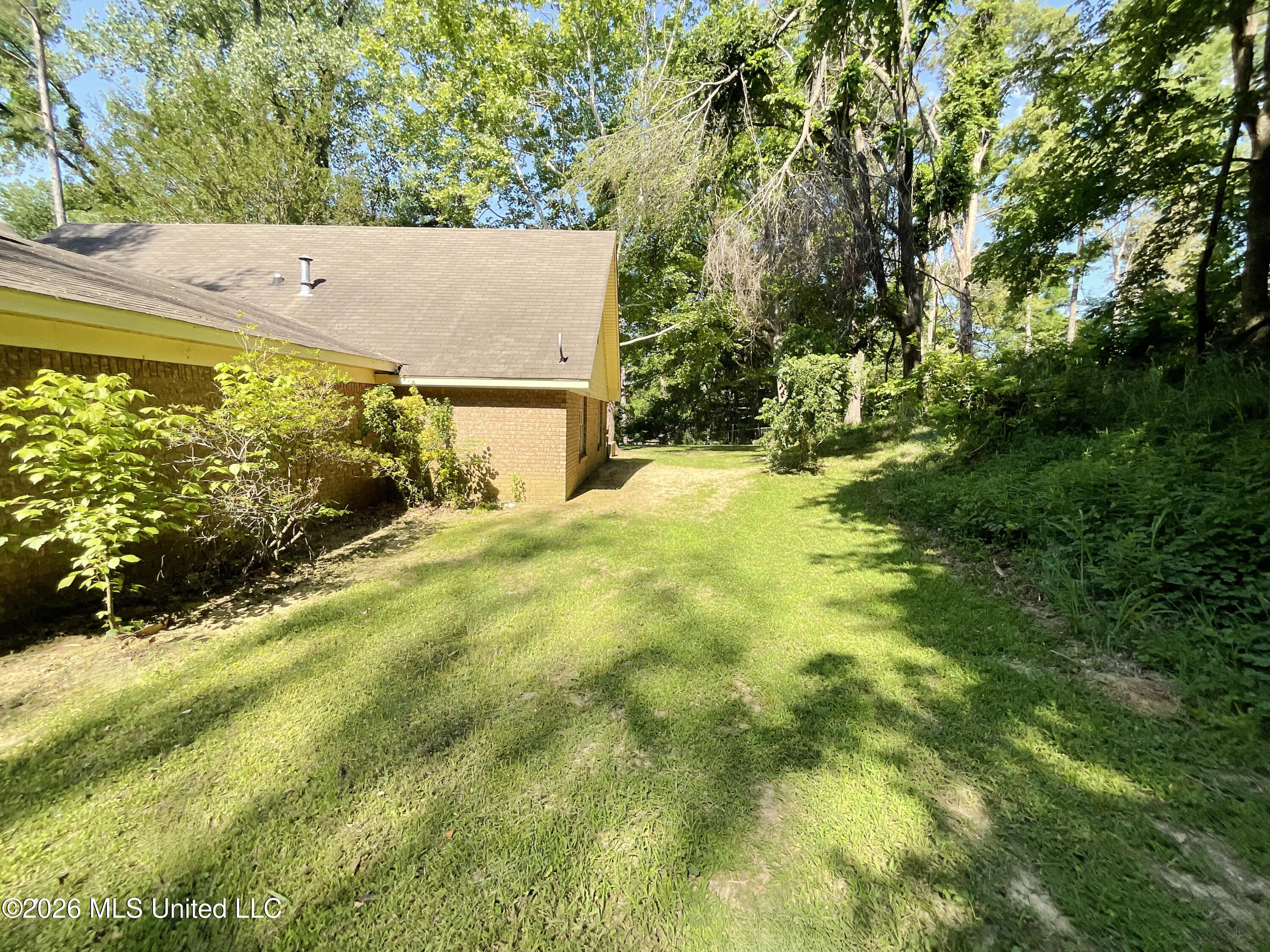 1709 Sherwood Circle Property Photo 9