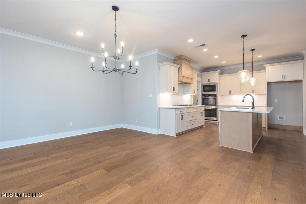 4257 Edison Drive Property Photo 10