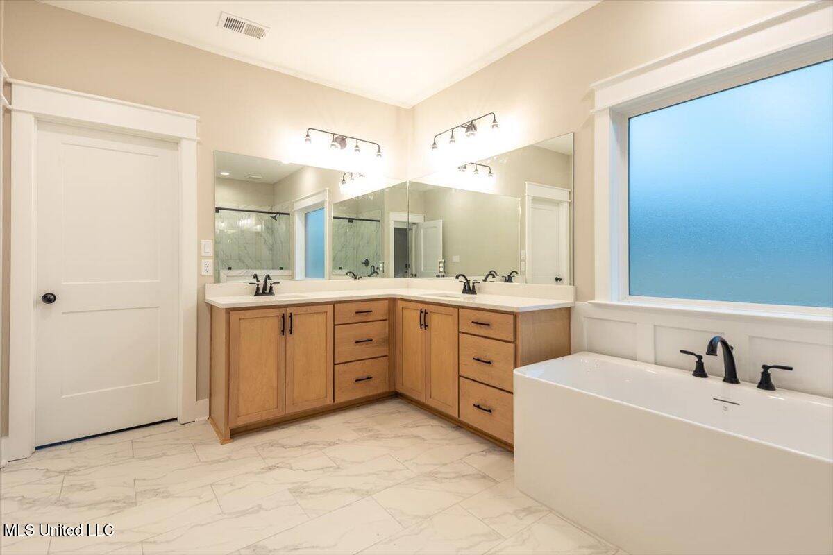 4257 Edison Drive Property Photo 24