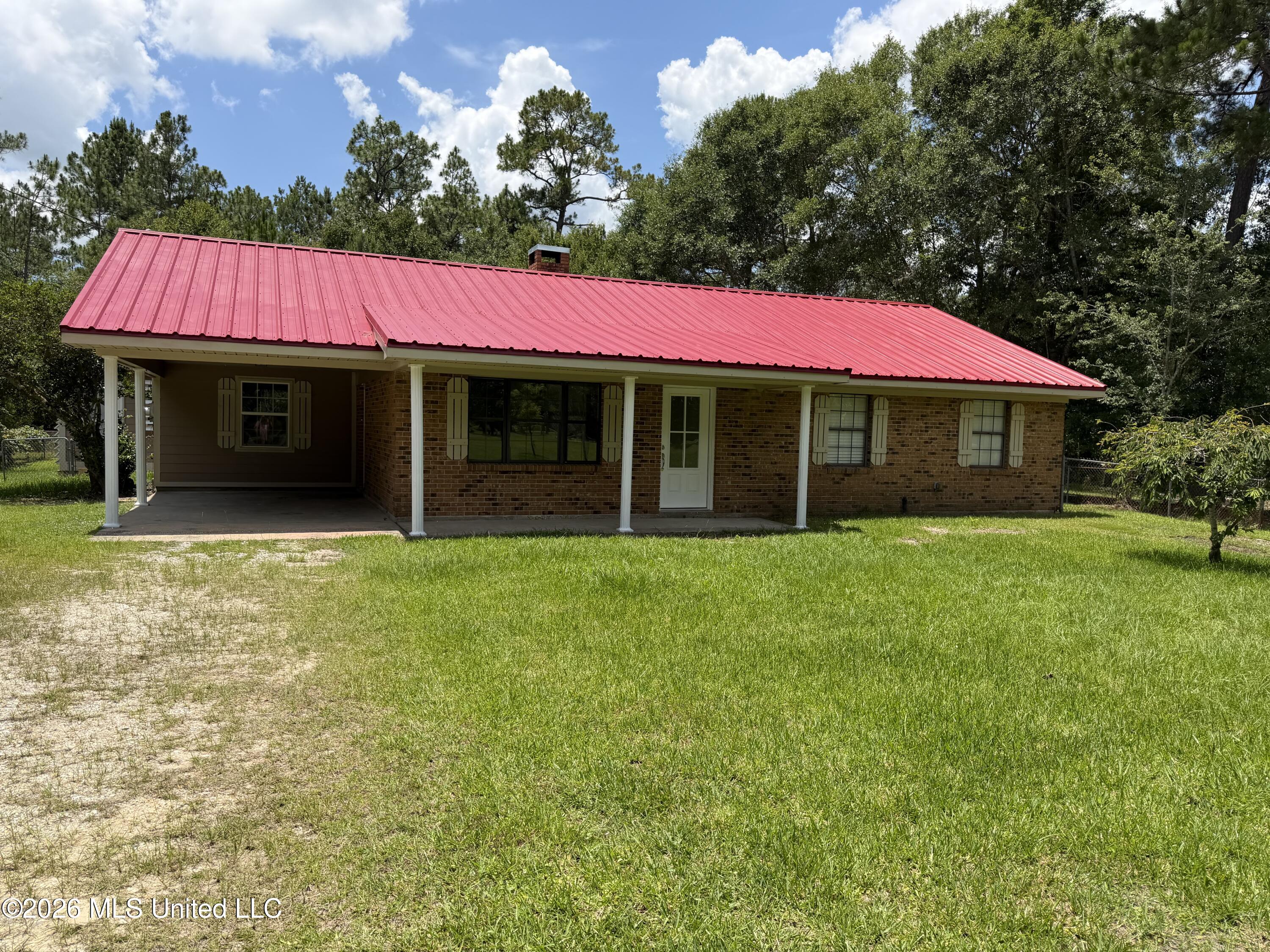 15527 Dobson Road Property Photo 1