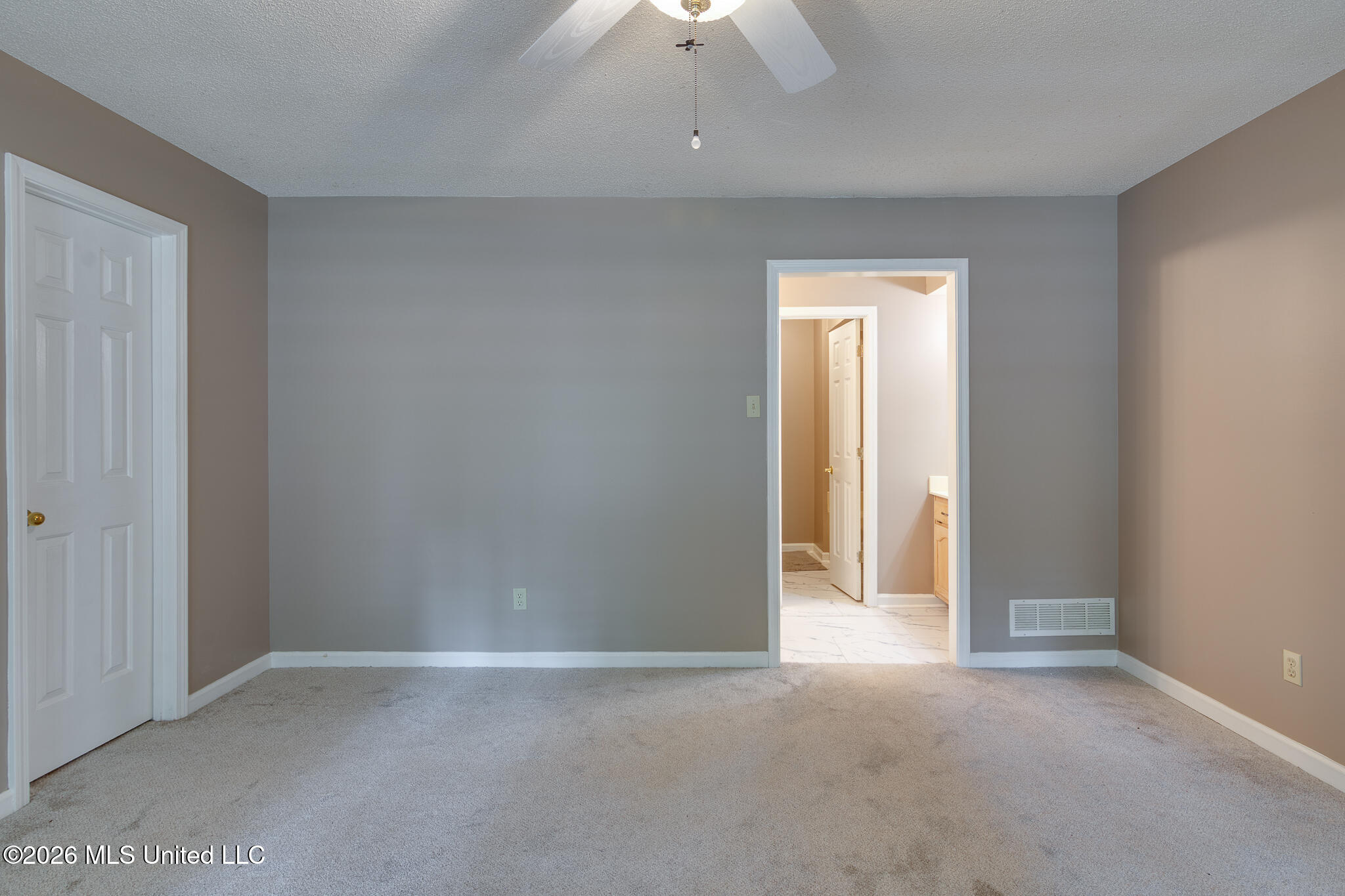 4040 Windermere Drive Property Photo 8