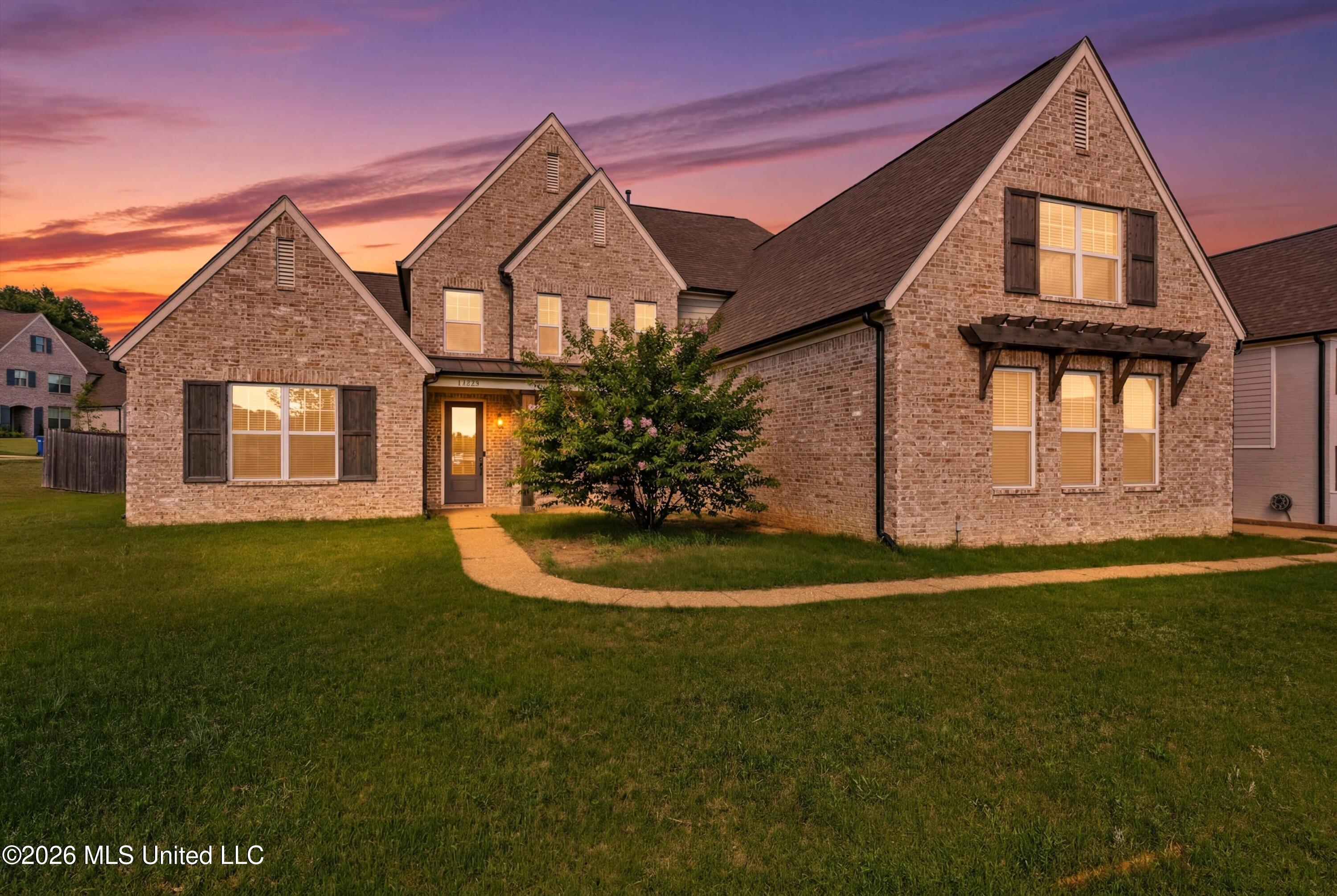 13738 River Grove Lane Property Photo 2