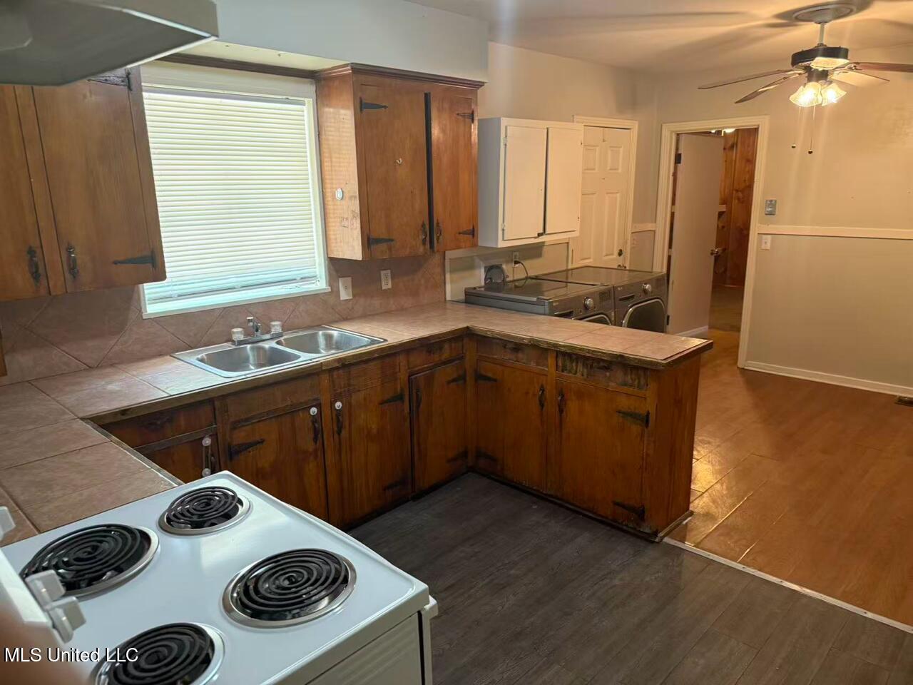4420 Woodland Avenue Property Photo 2