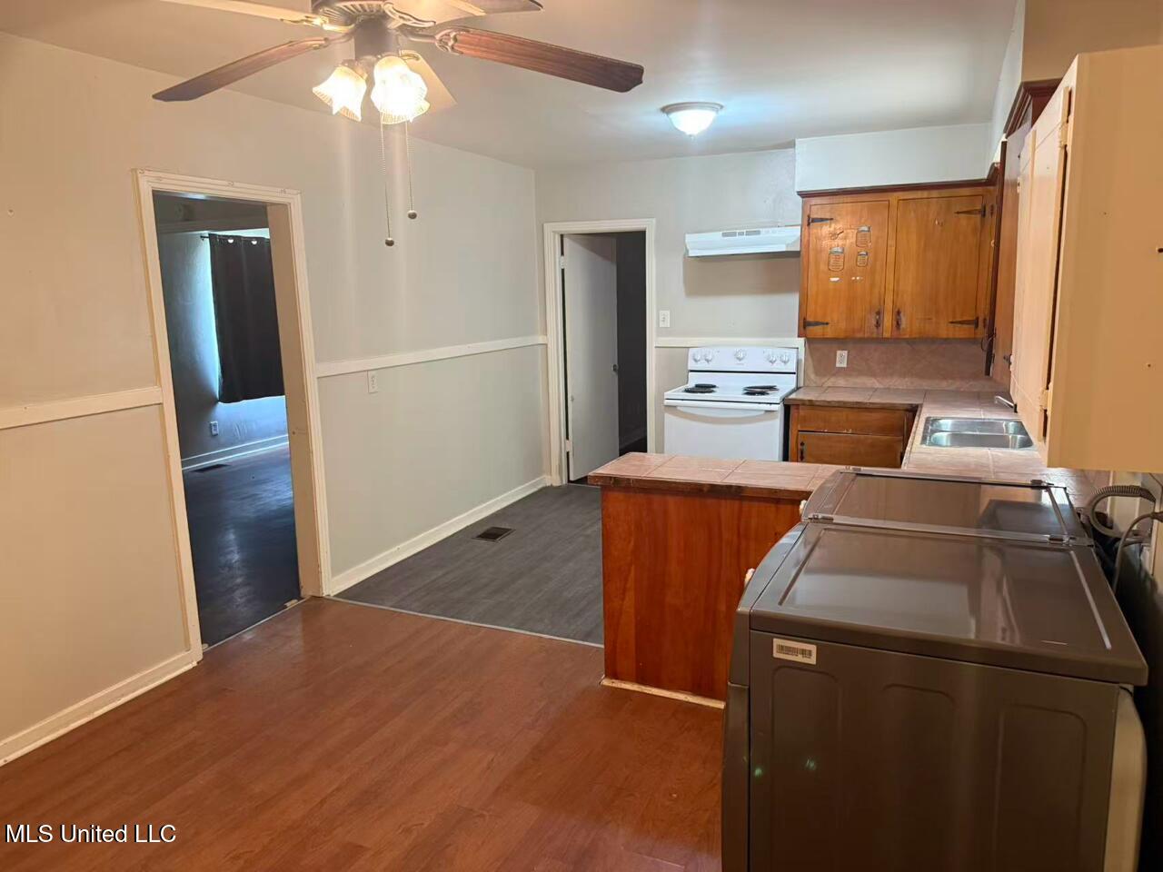 4420 Woodland Avenue Property Photo 3