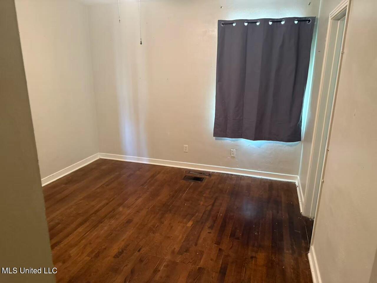 4420 Woodland Avenue Property Photo 6
