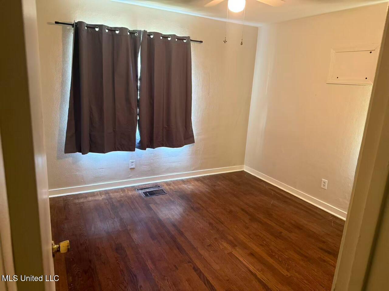 4420 Woodland Avenue Property Photo 7