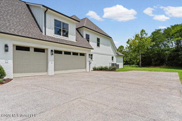 348 Oakworth Drive Property Photo 4