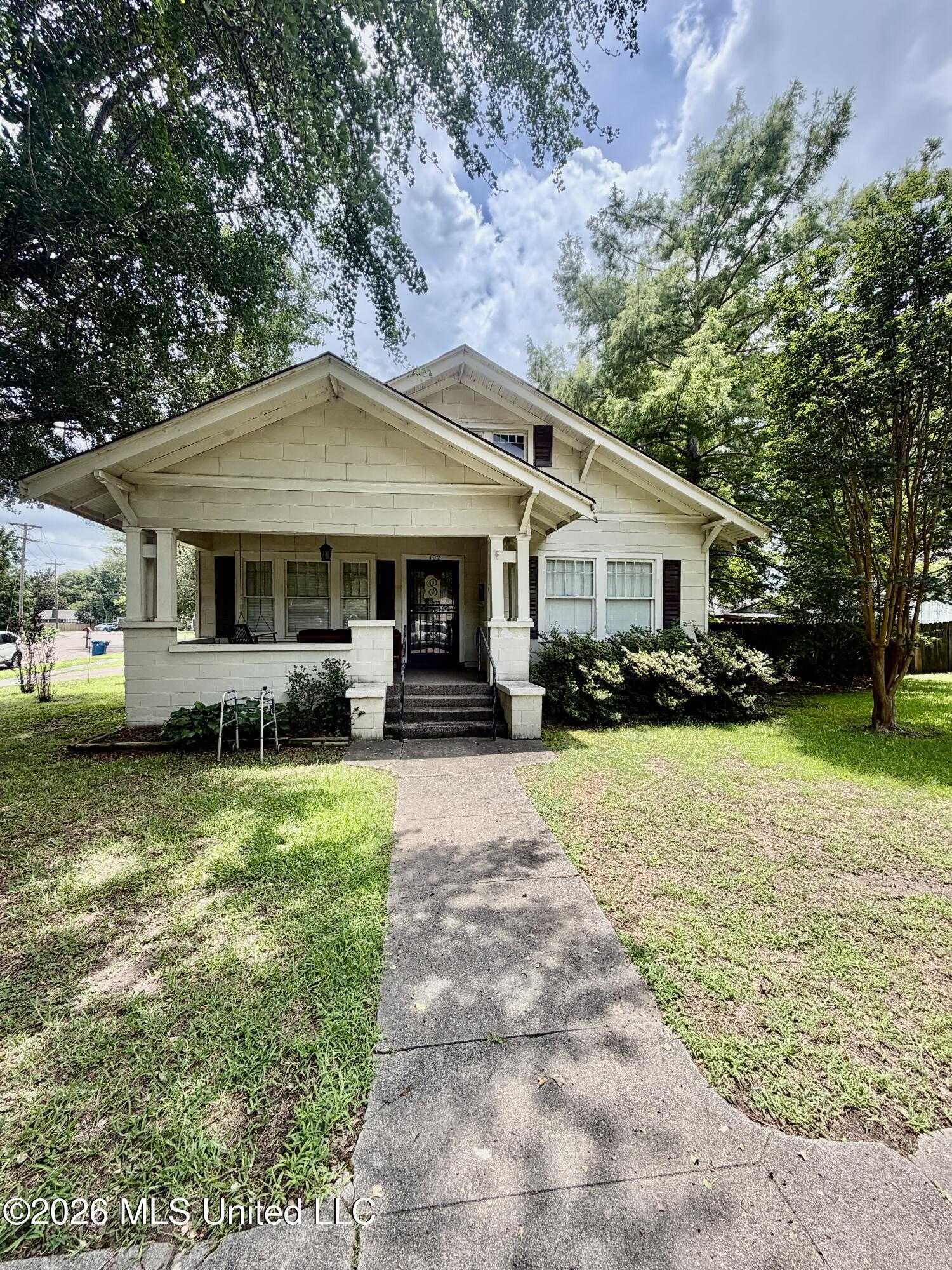 102 Elm Avenue Property Photo 1