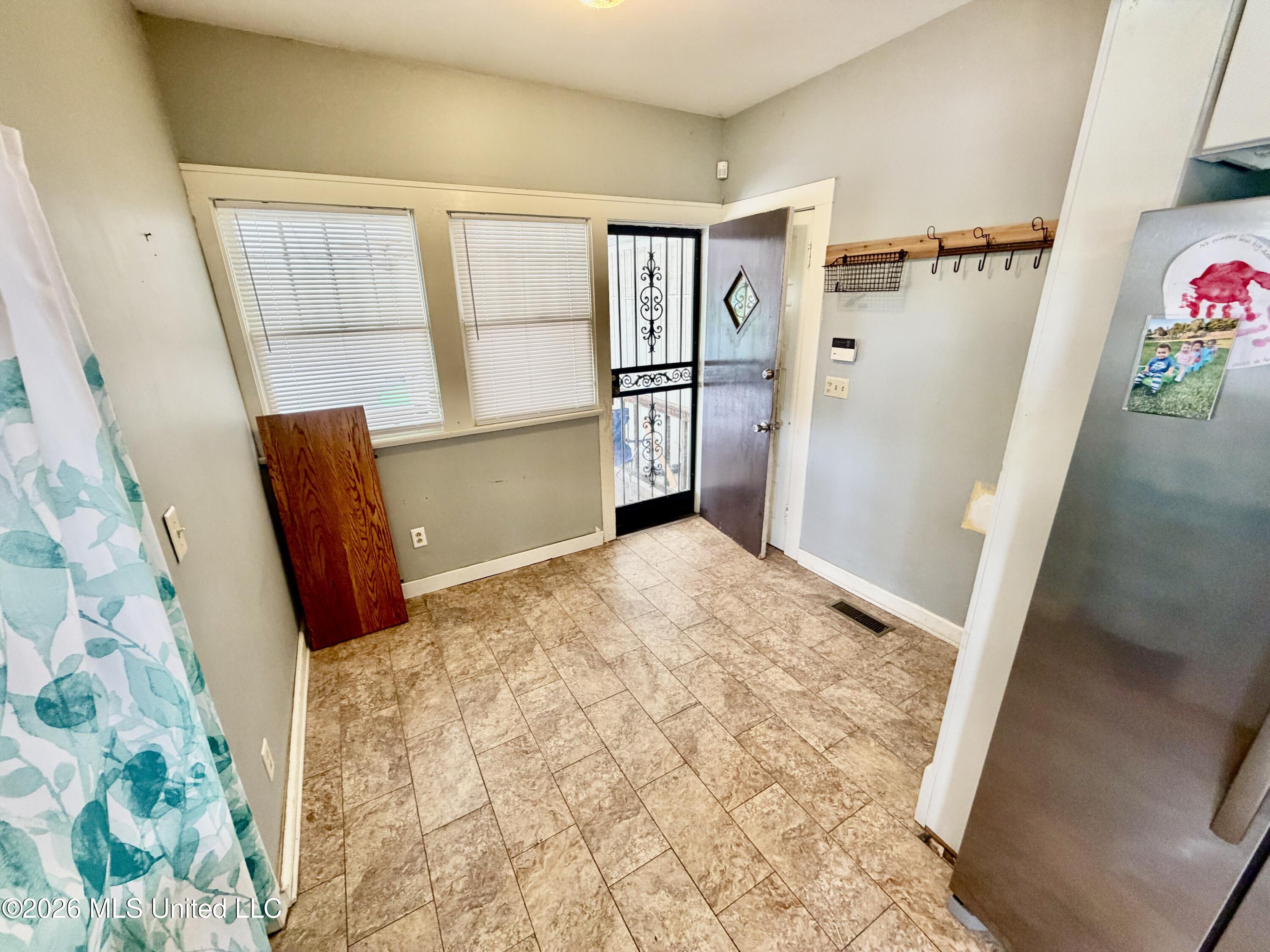 102 Elm Avenue Property Photo 2