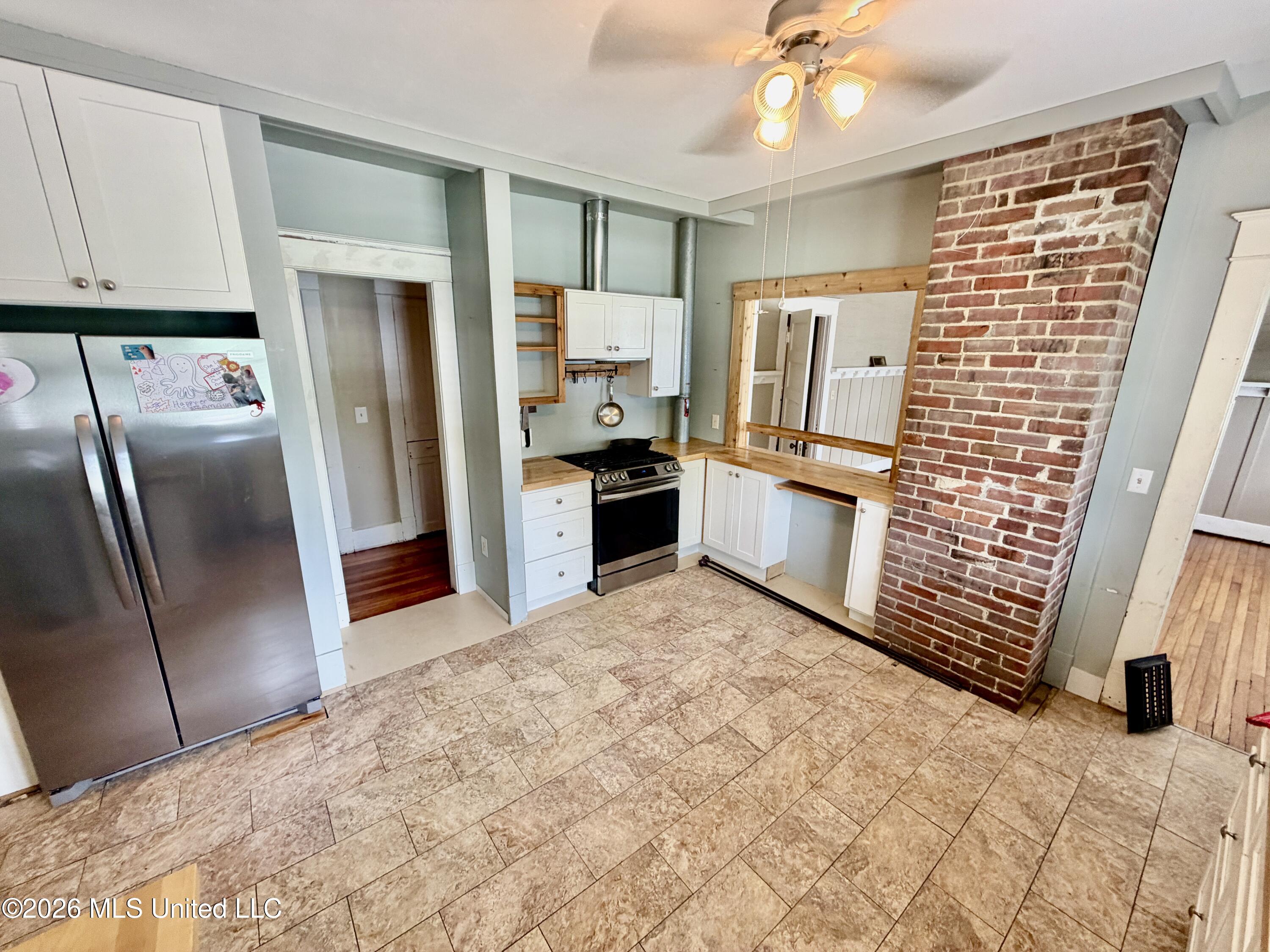 102 Elm Avenue Property Photo 4