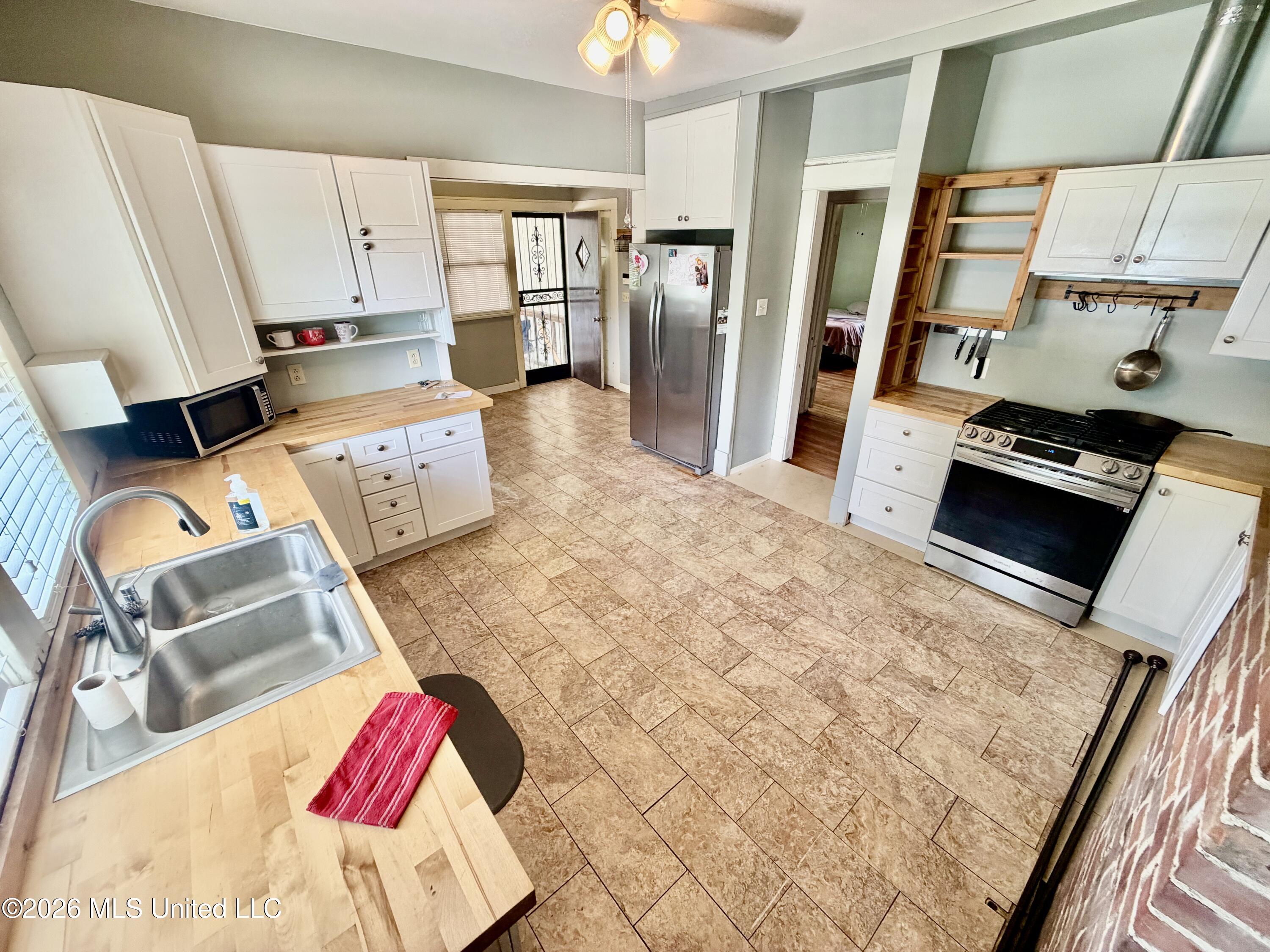 102 Elm Avenue Property Photo 6