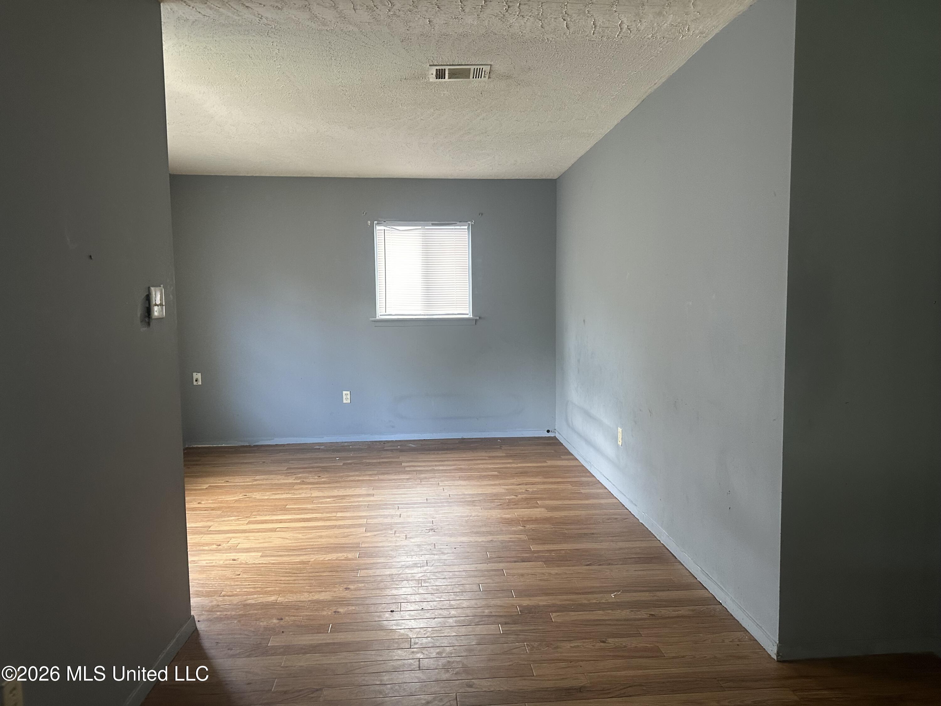 3655 Horton Street Property Photo 10